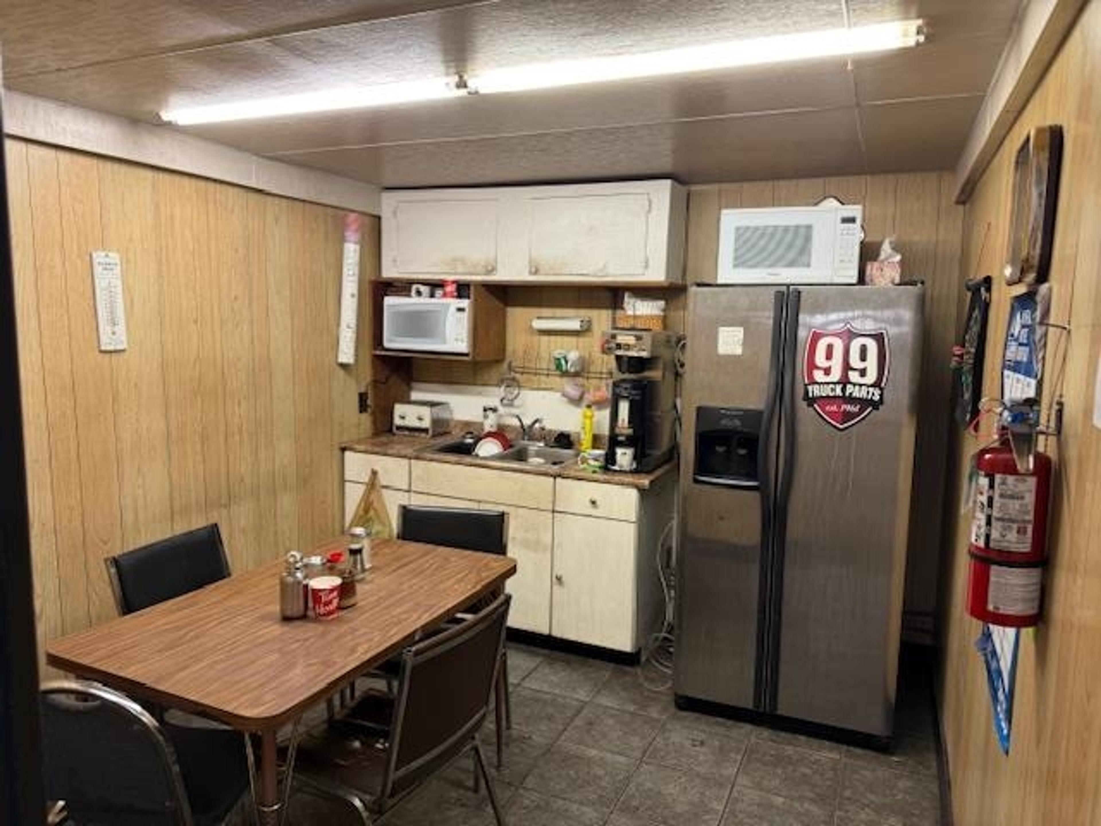 12905-12993 KING GEORGE BOULEVARD - Image 3