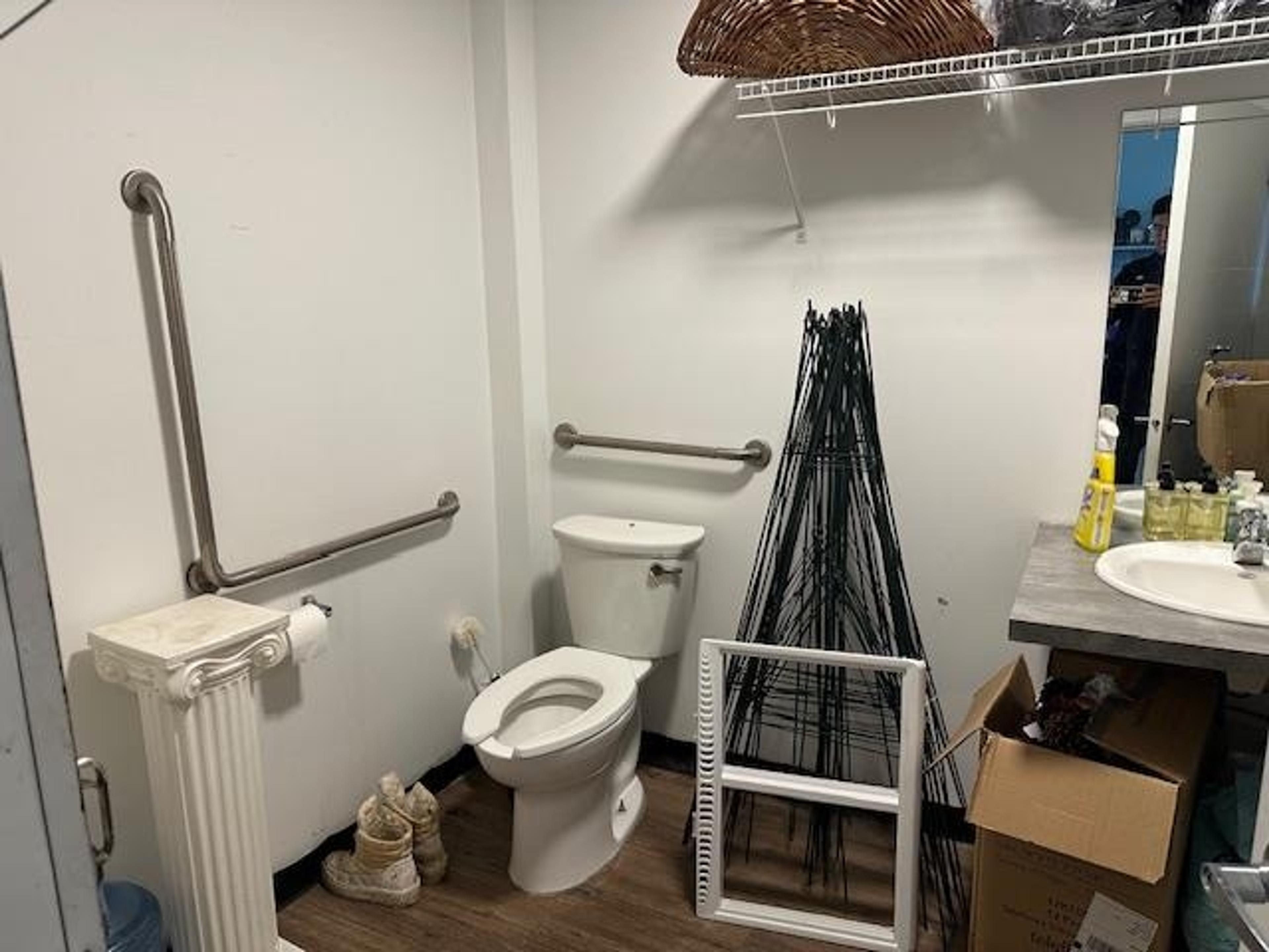 #140 13880 WIRELESS WAY - 4