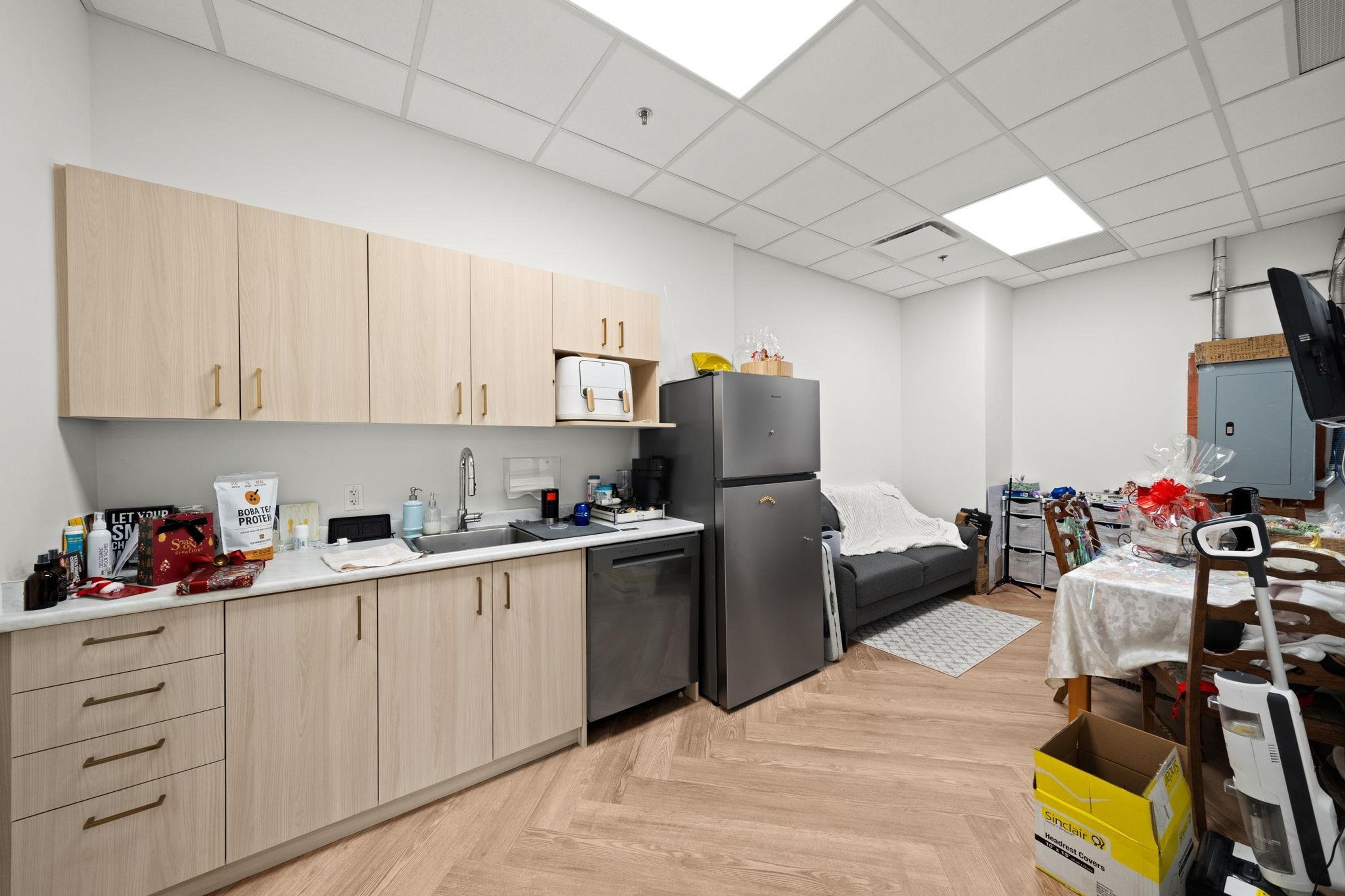 #213 1522 FINLAY STREET - 21