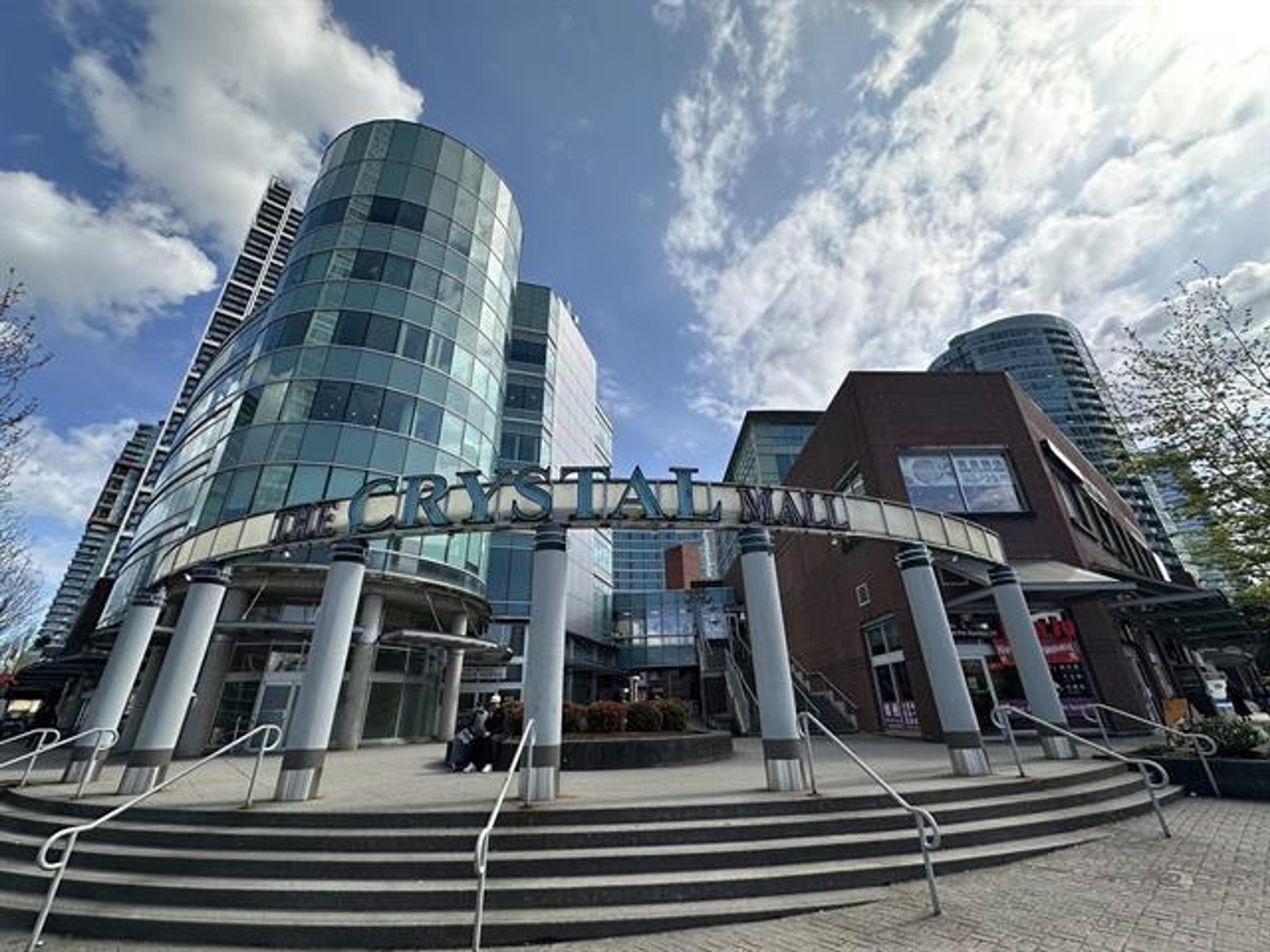 #1009 4500 KINGSWAY - Image 1