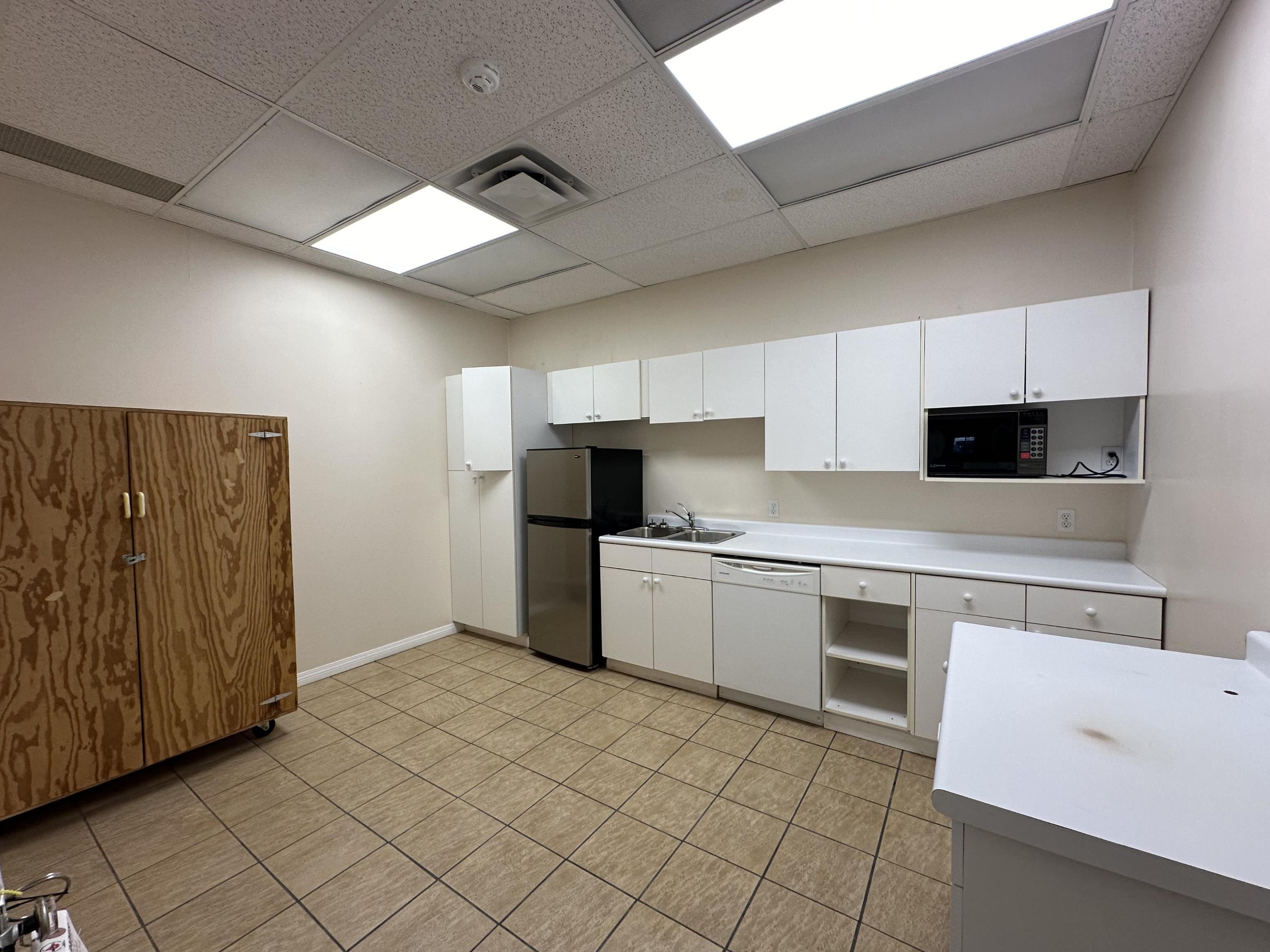 #301 8988 FRASERTON COURT - Image 12