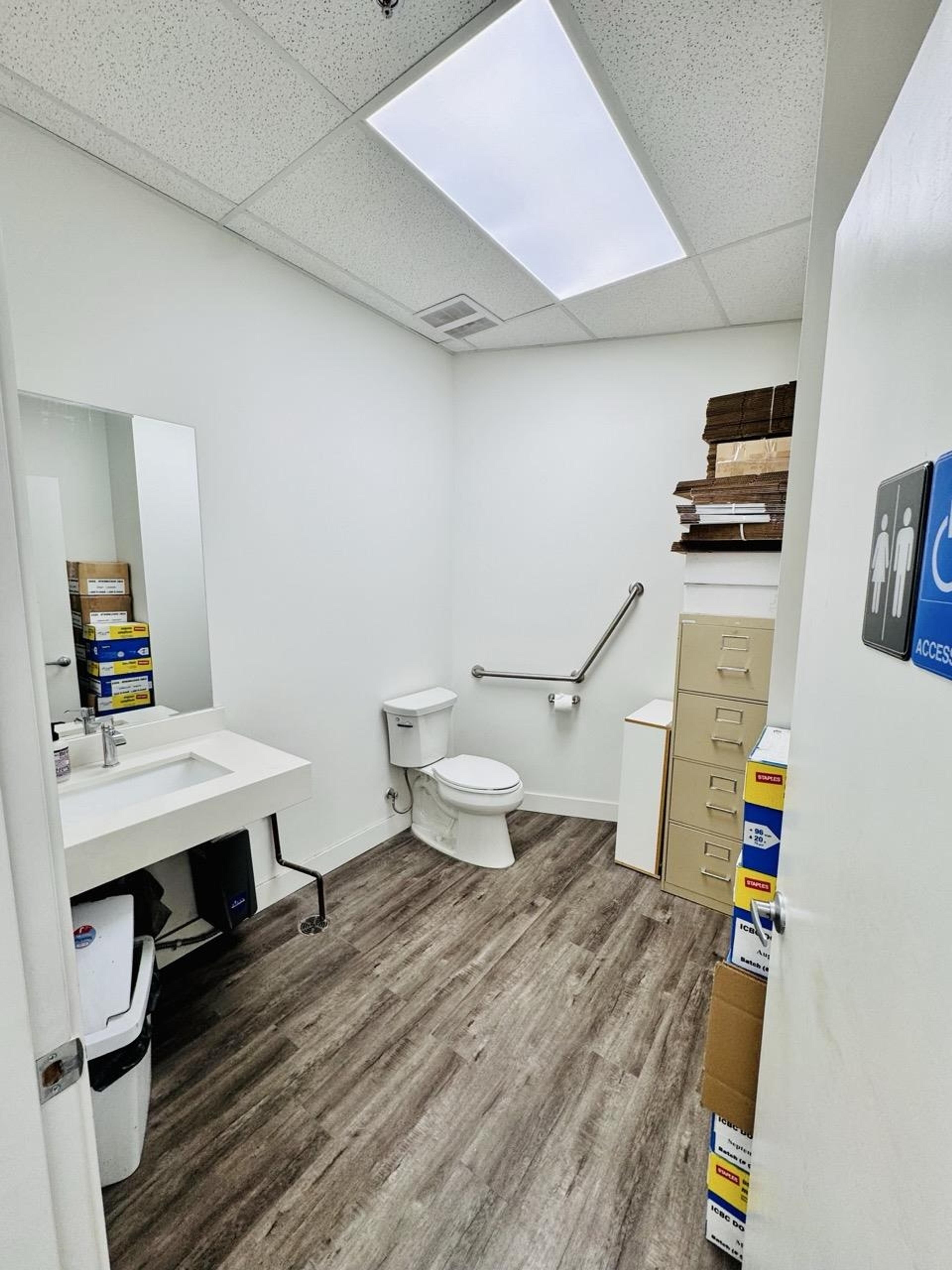 #105 6281 KINGSWAY - Image 9