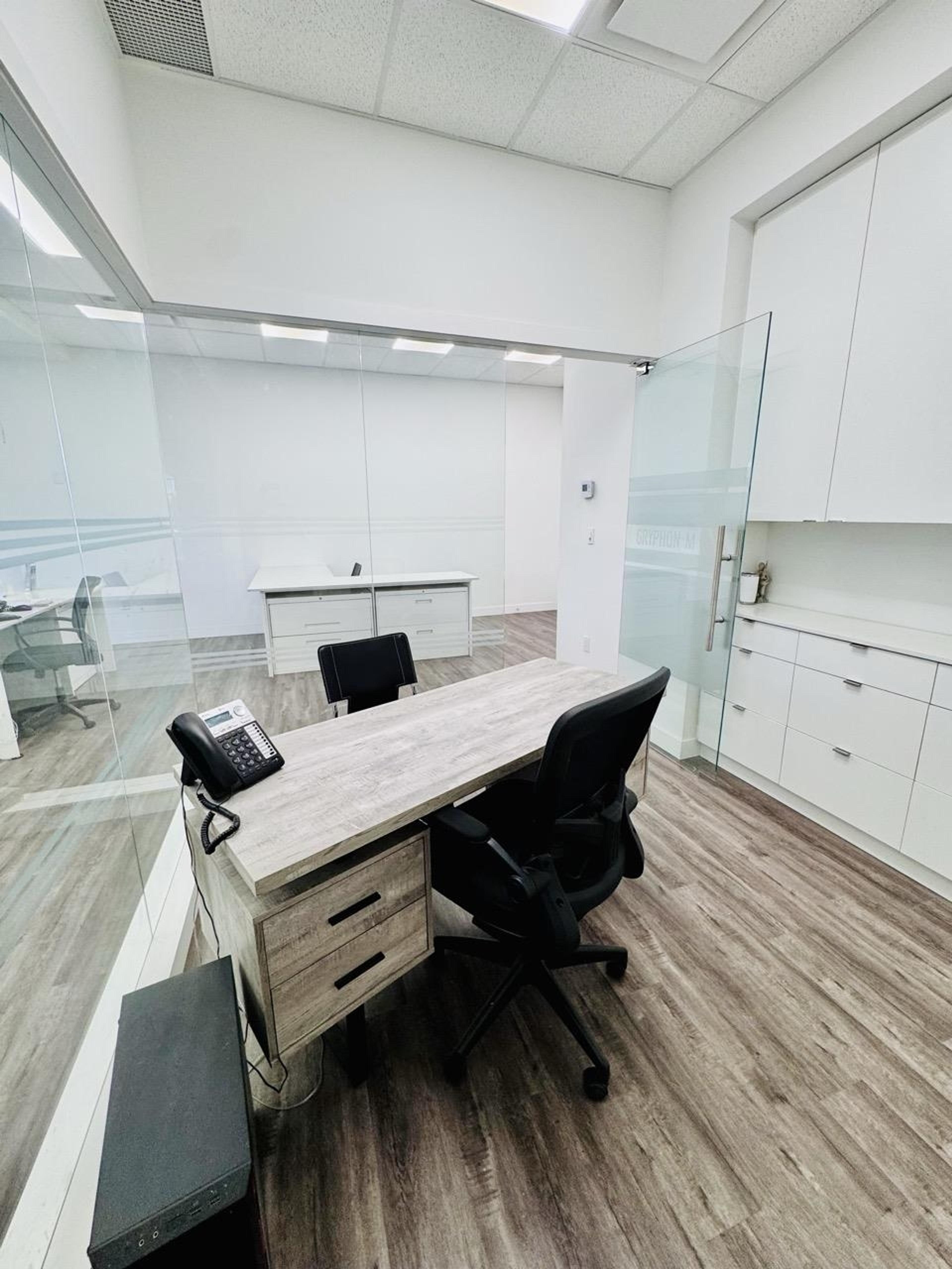 #105 6281 KINGSWAY - Image 10