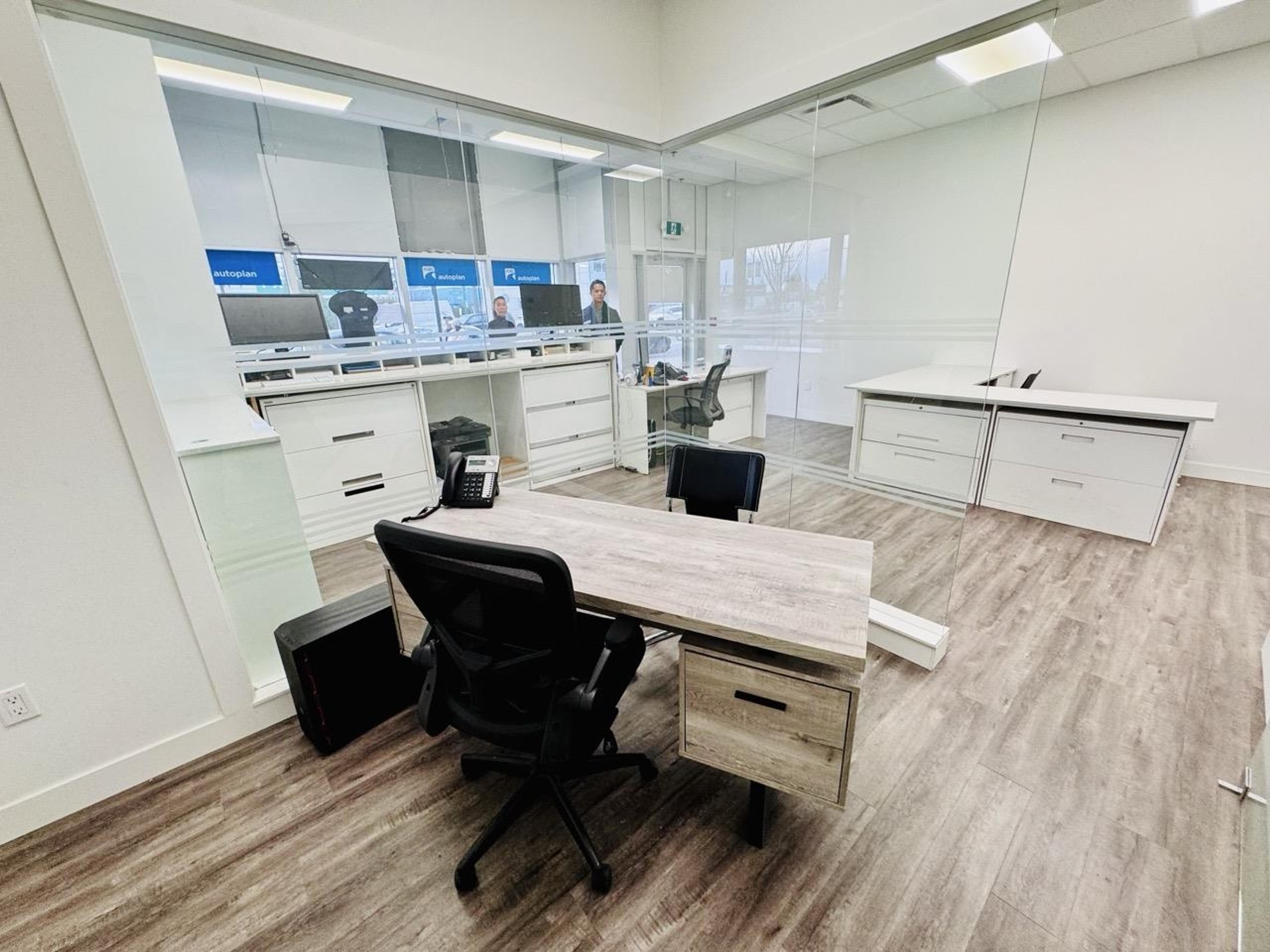 #105 6281 KINGSWAY - Image 11