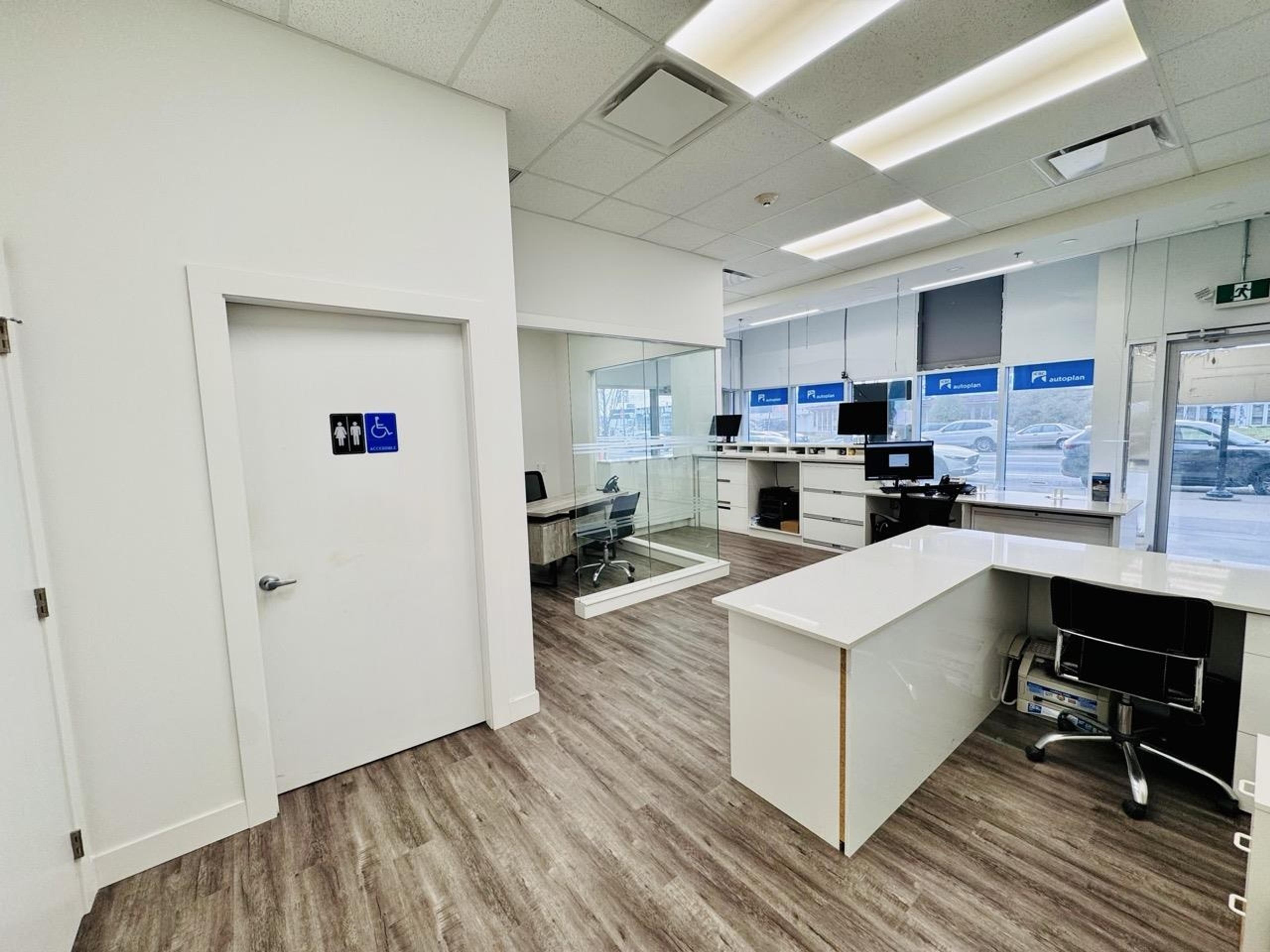 #105 6281 KINGSWAY - Image 8