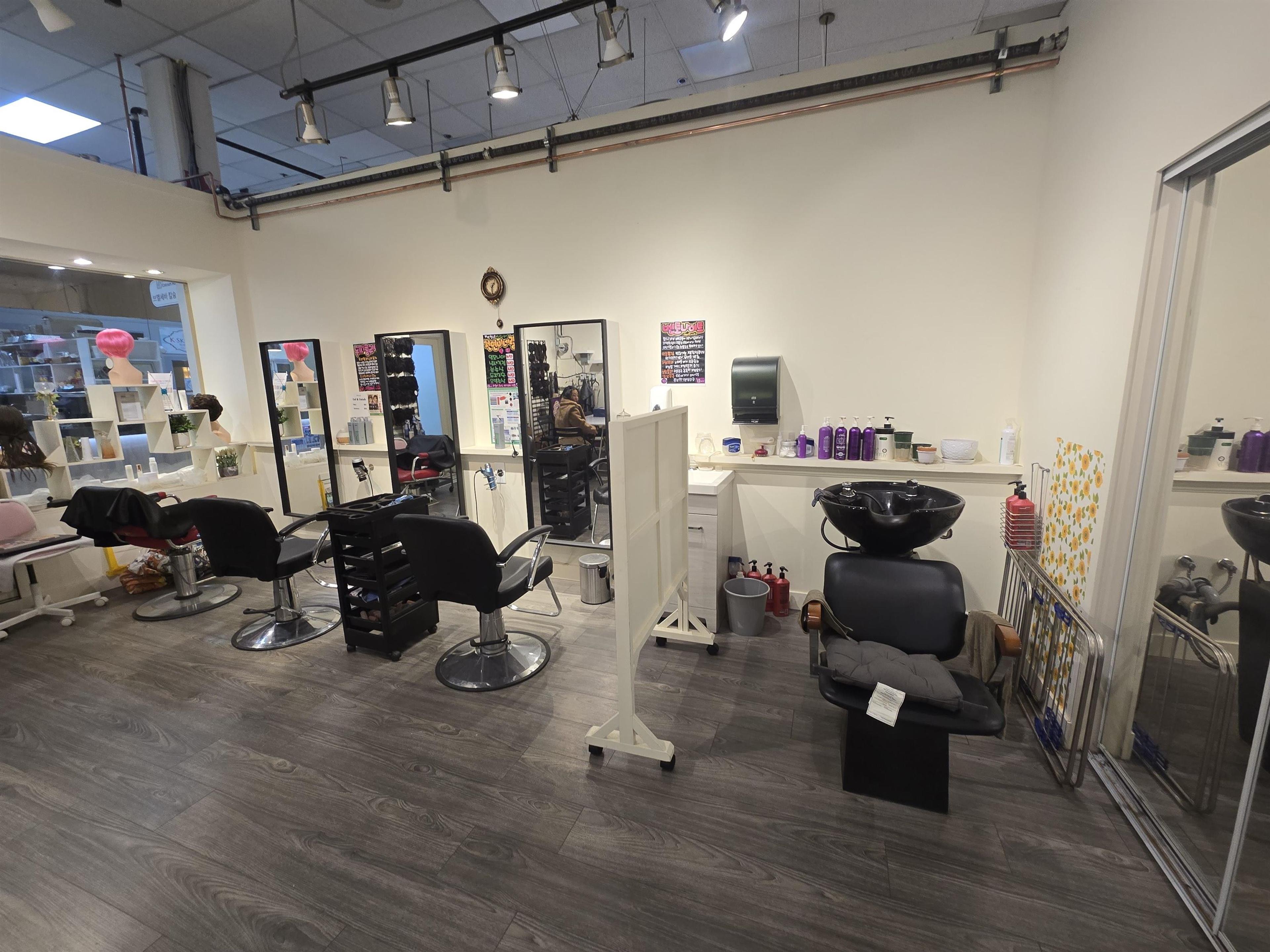 #103 4501 NORTH ROAD - Image 2