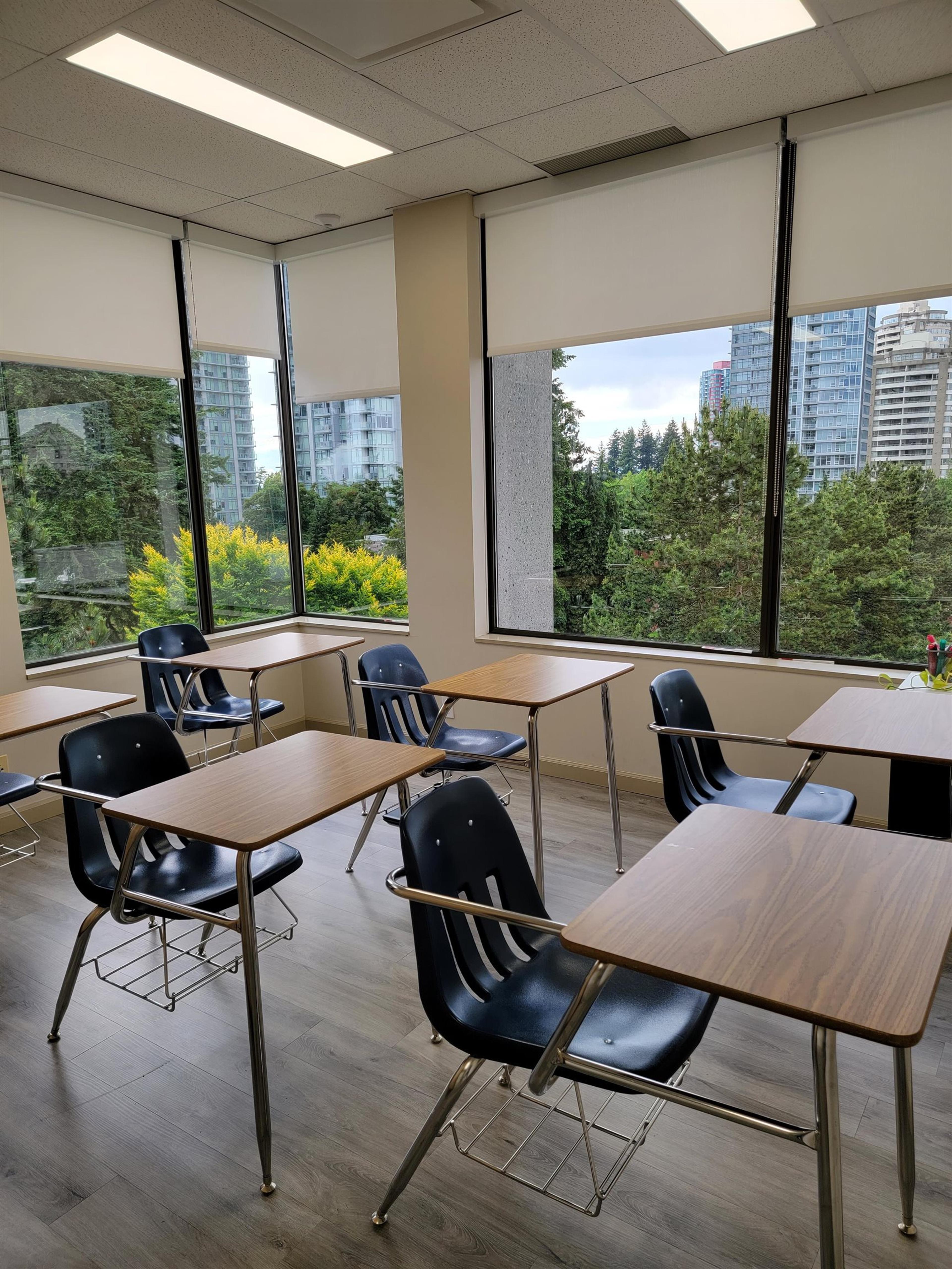 #510 5050 KINGSWAY - Image 4