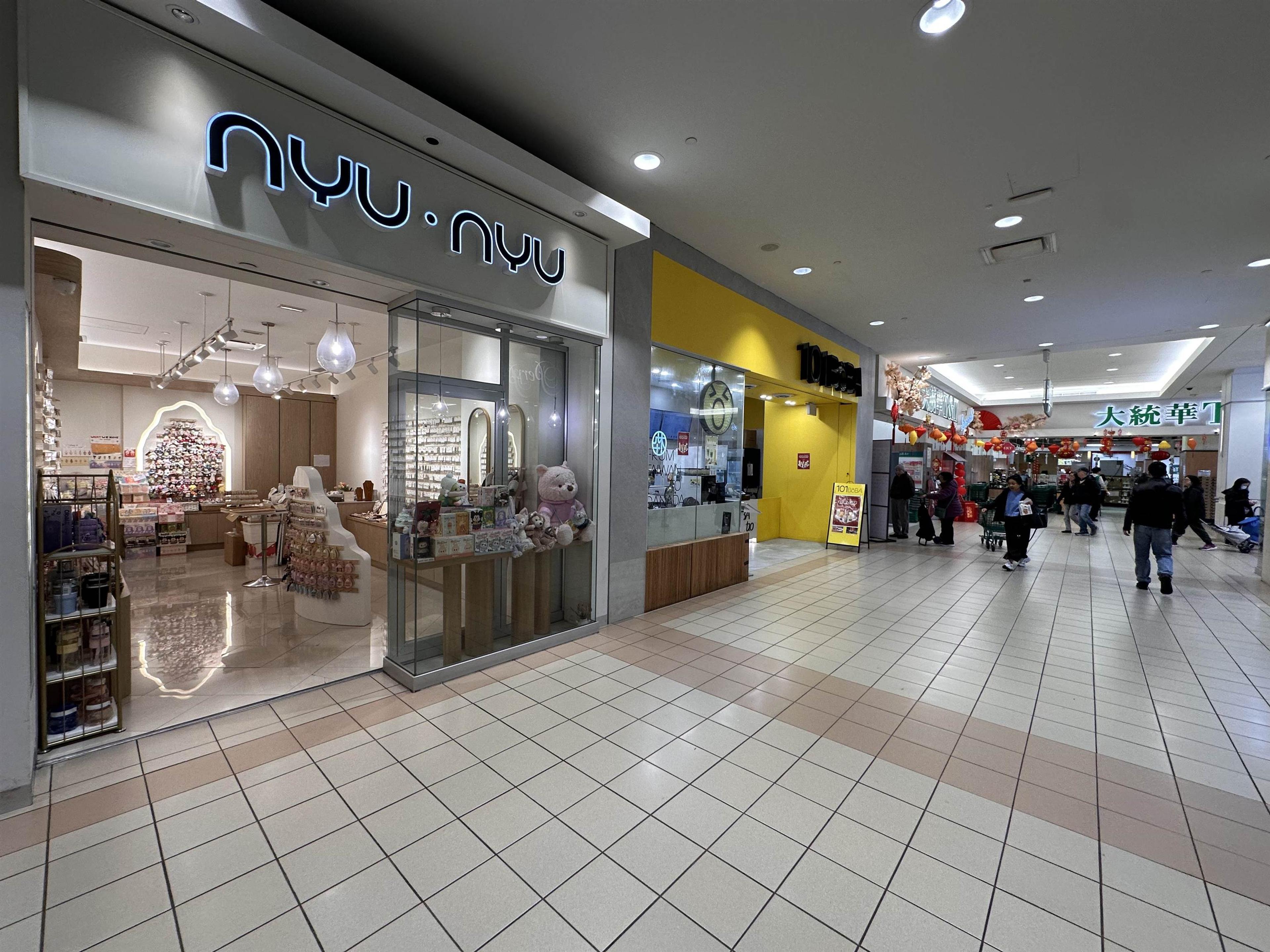 #150 4800 KINGSWAY - Image 1