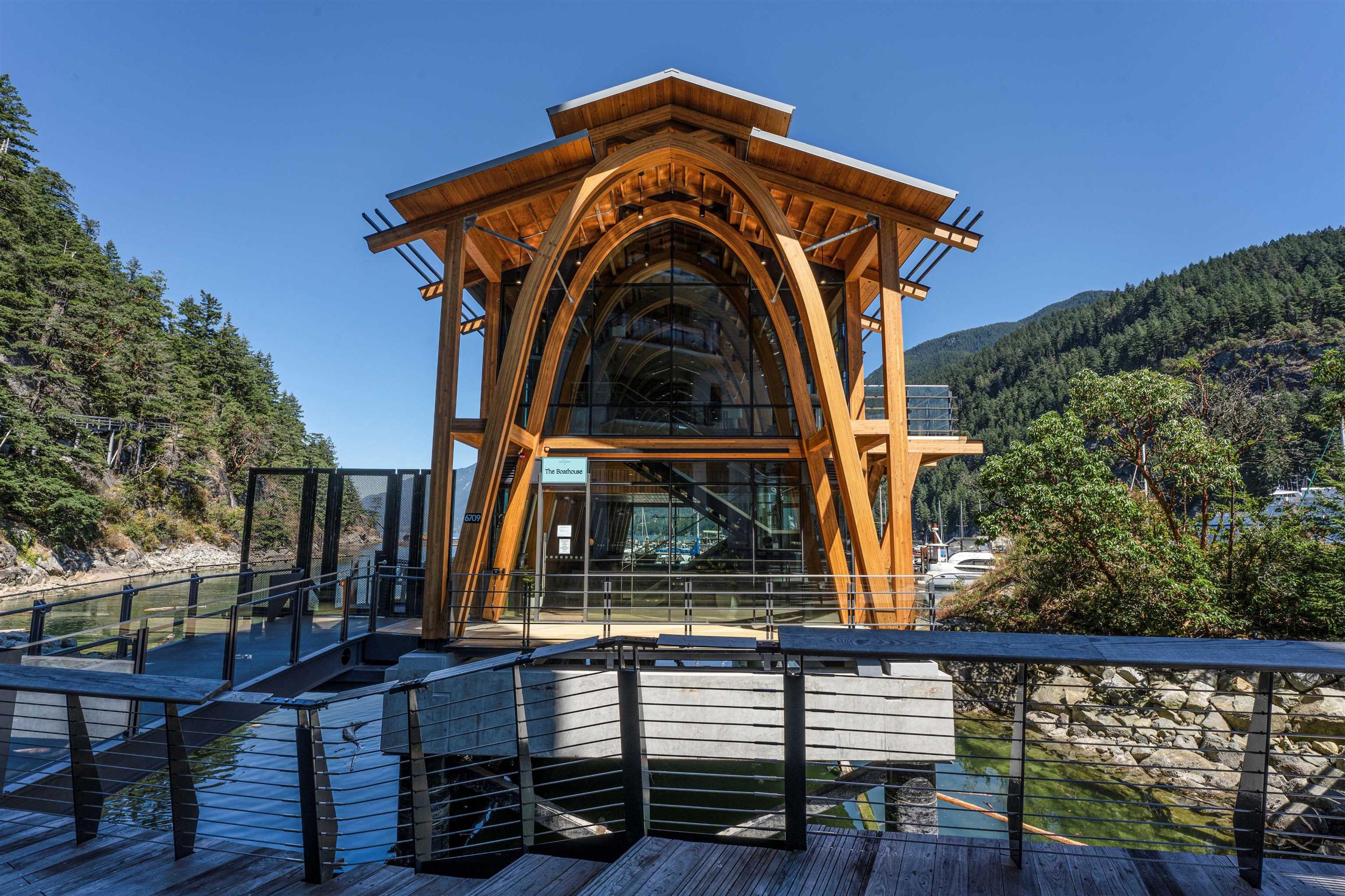 6699 Nelson Avenue, West Vancouver - Exteriors - Photo 2