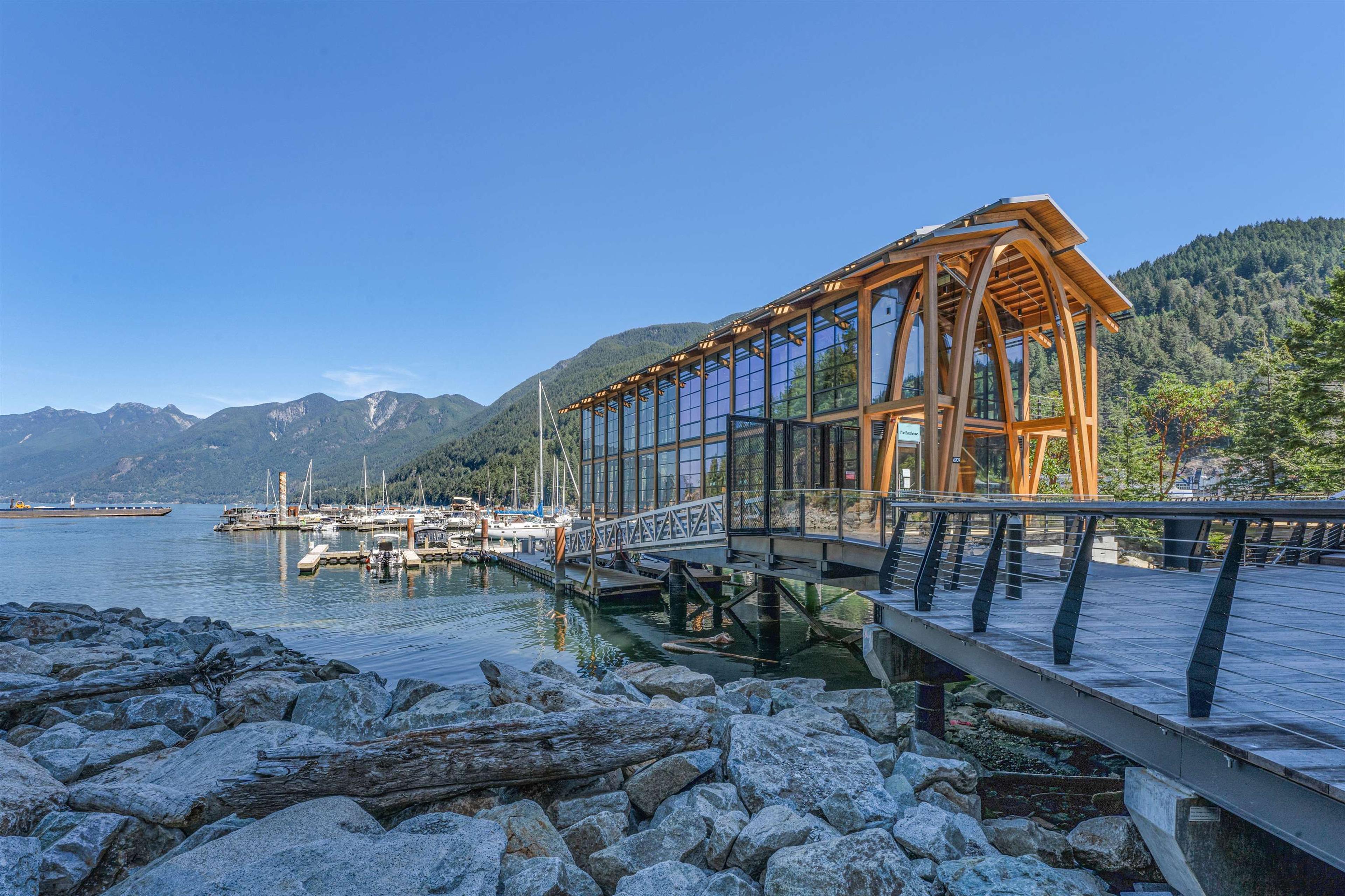 6699 Nelson Avenue, West Vancouver - Exteriors - Photo 4