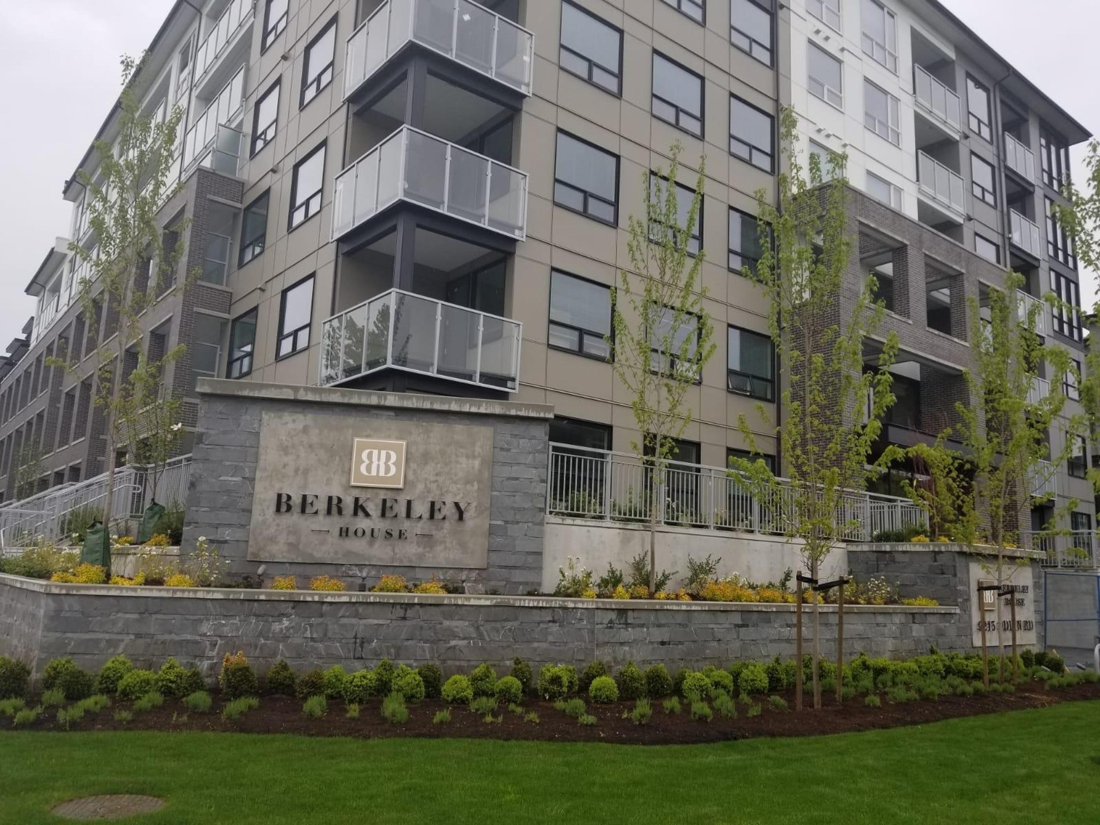 9233 Odlin Road, Richmond - Exteriors - Photo 1