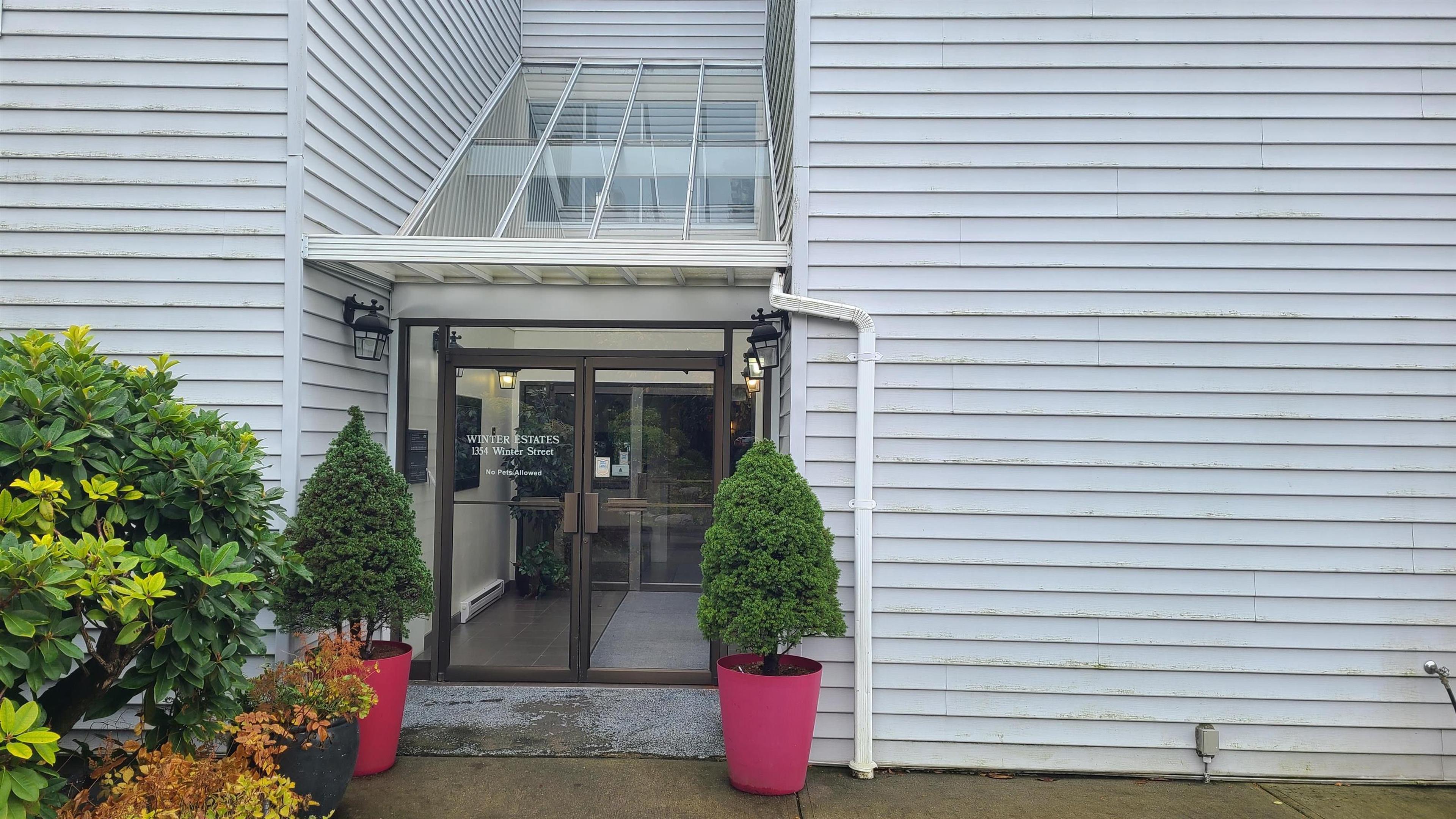 1354 Winter Street, White Rock - Exteriors - Photo 2