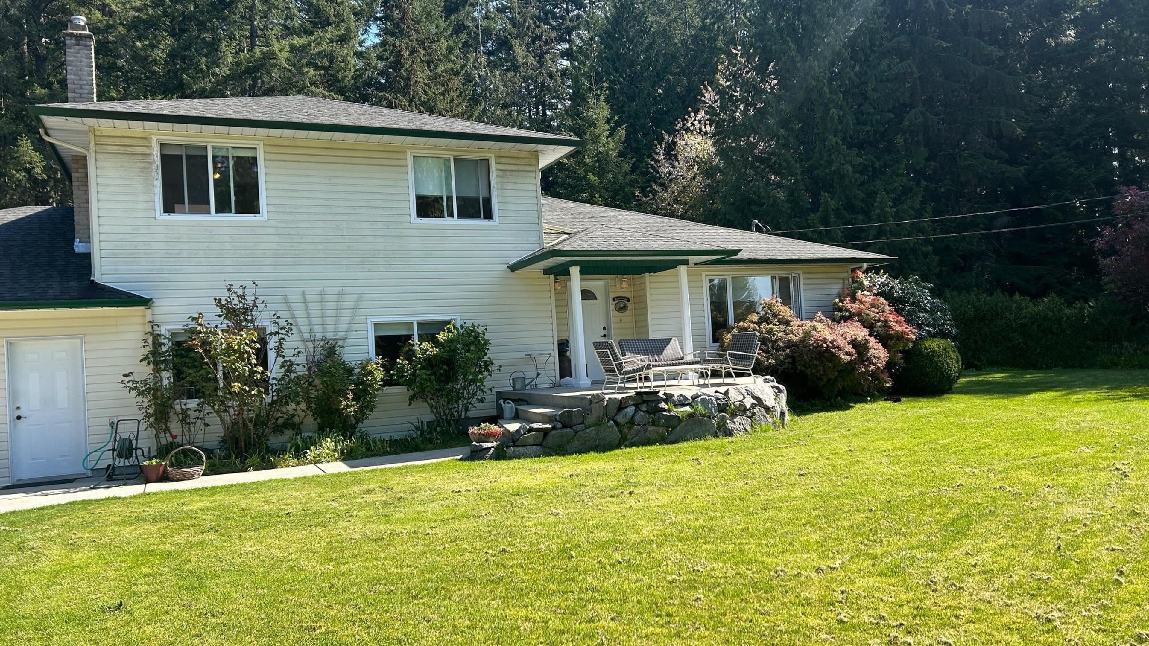 1266 Reed Road, Gibsons - Exteriors - Photo 1