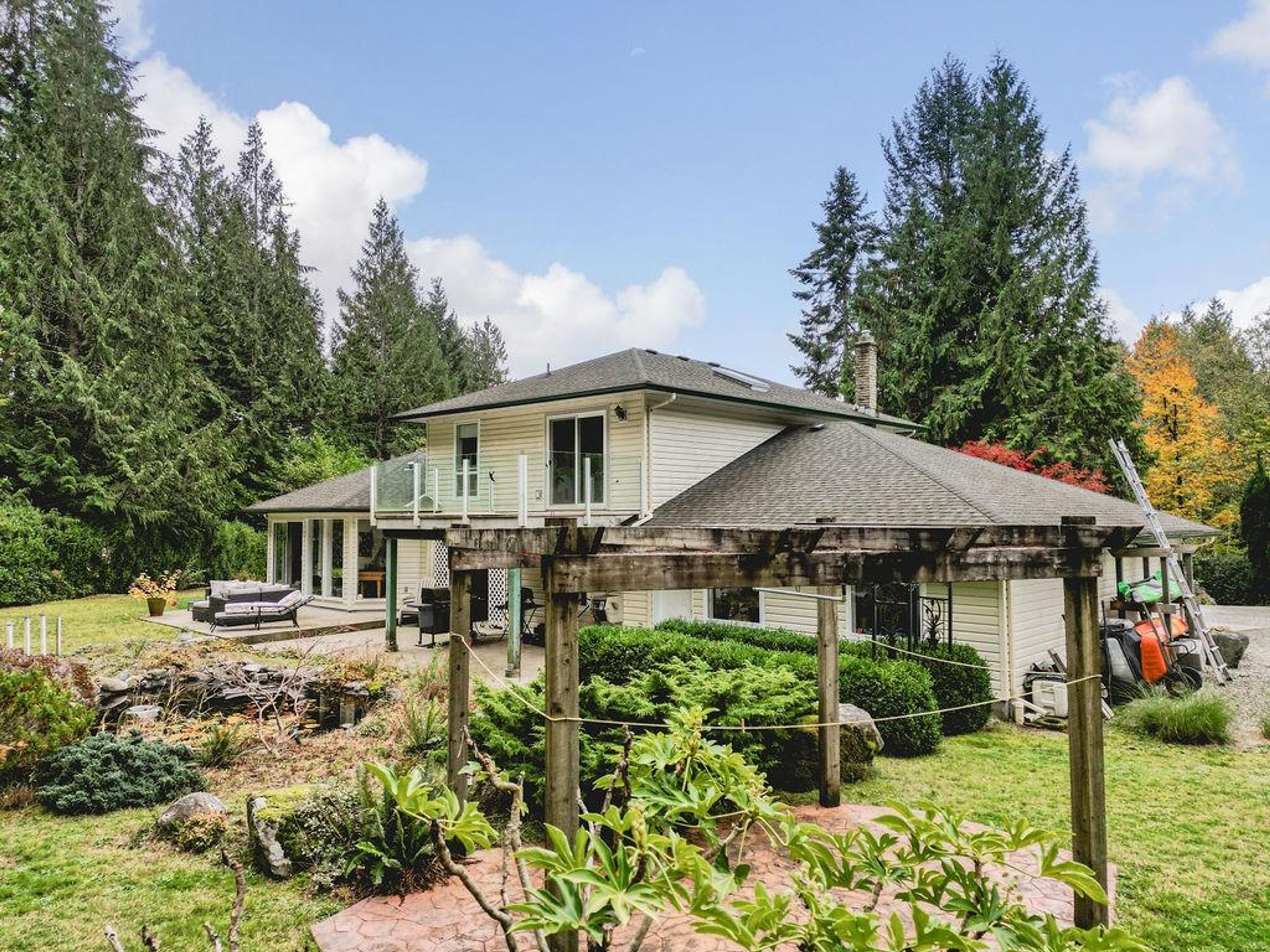 1266 Reed Road, Gibsons - Exteriors - Photo 4
