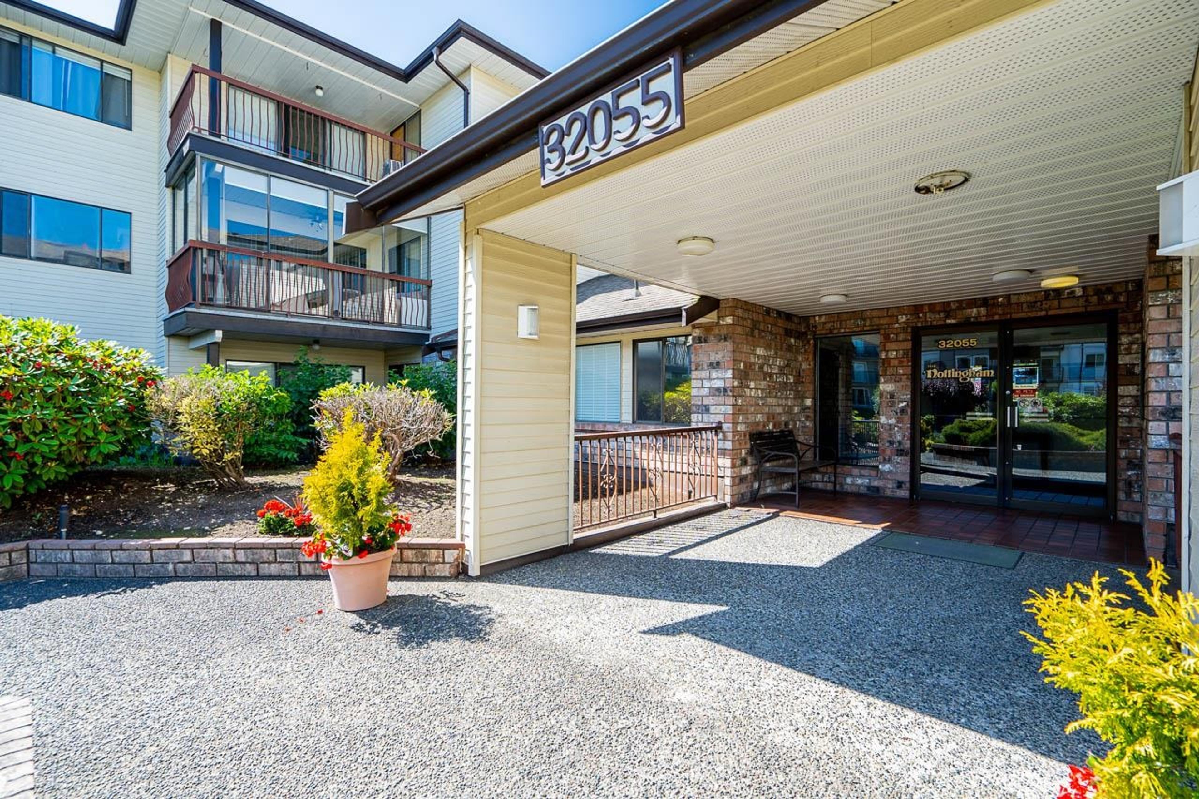 32055 Old Yale Road, Abbotsford - Exteriors - Photo 6