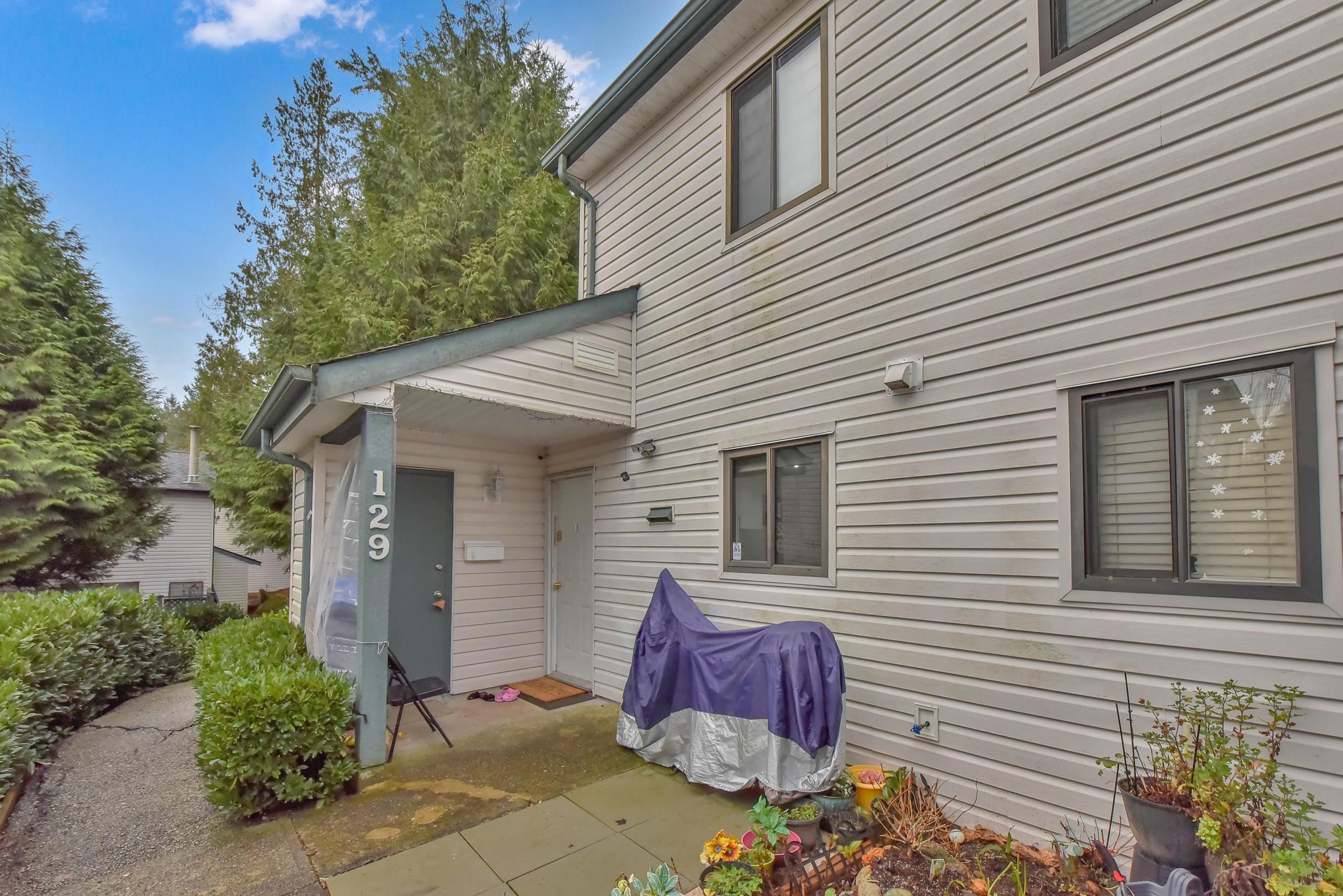 13758 67 Avenue, Surrey - Exteriors - Photo 2