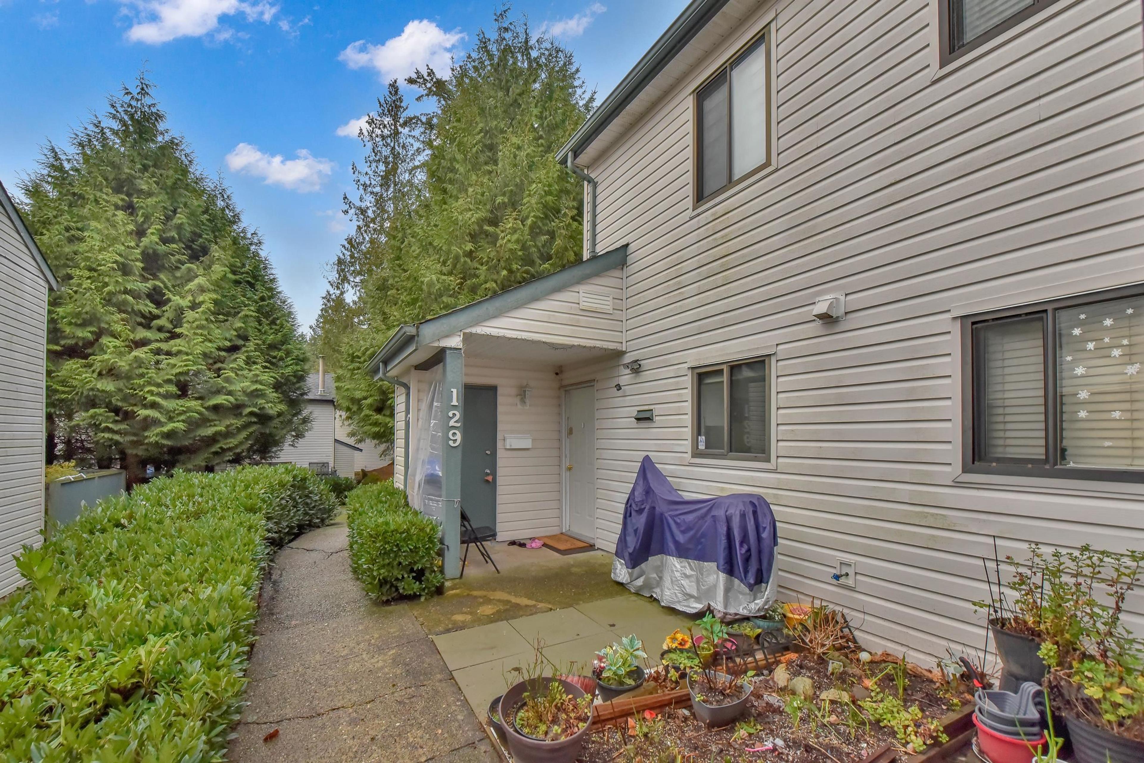 13758 67 Avenue, Surrey - Exteriors - Photo 3