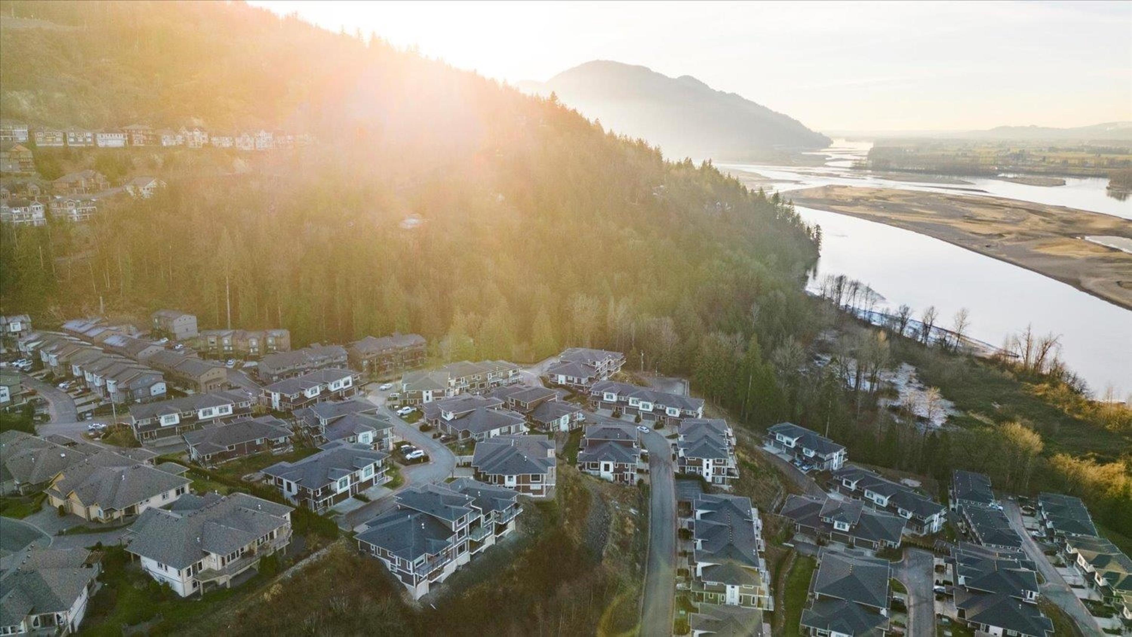 43685 Chilliwack Mountain Road, Chilliwack - Exteriors - Full Complex View, Drone/Aerial View - Photo 4