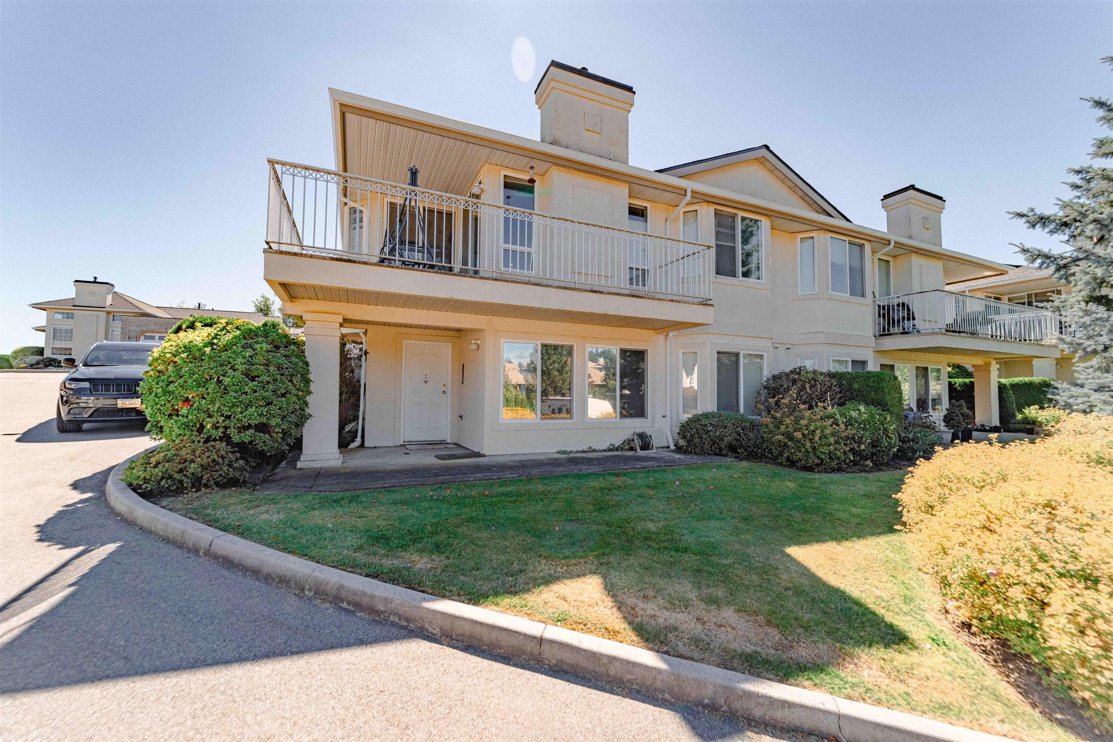 31450 Spur Avenue, Abbotsford - Exteriors - Full Complex View - Photo 6