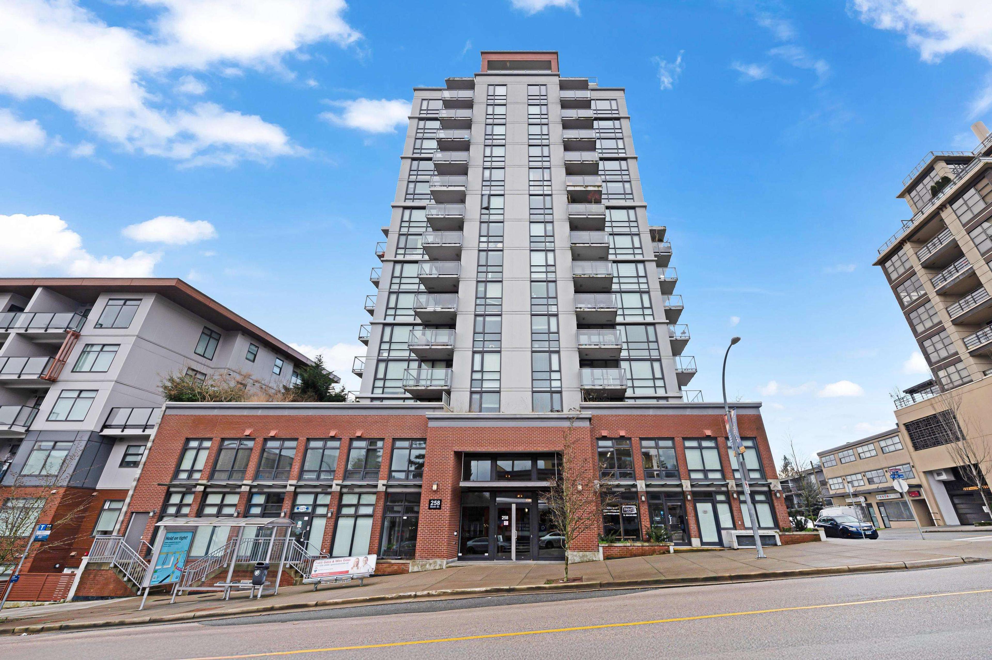 258 Sixth Street, New Westminster - Exteriors - Photo 3