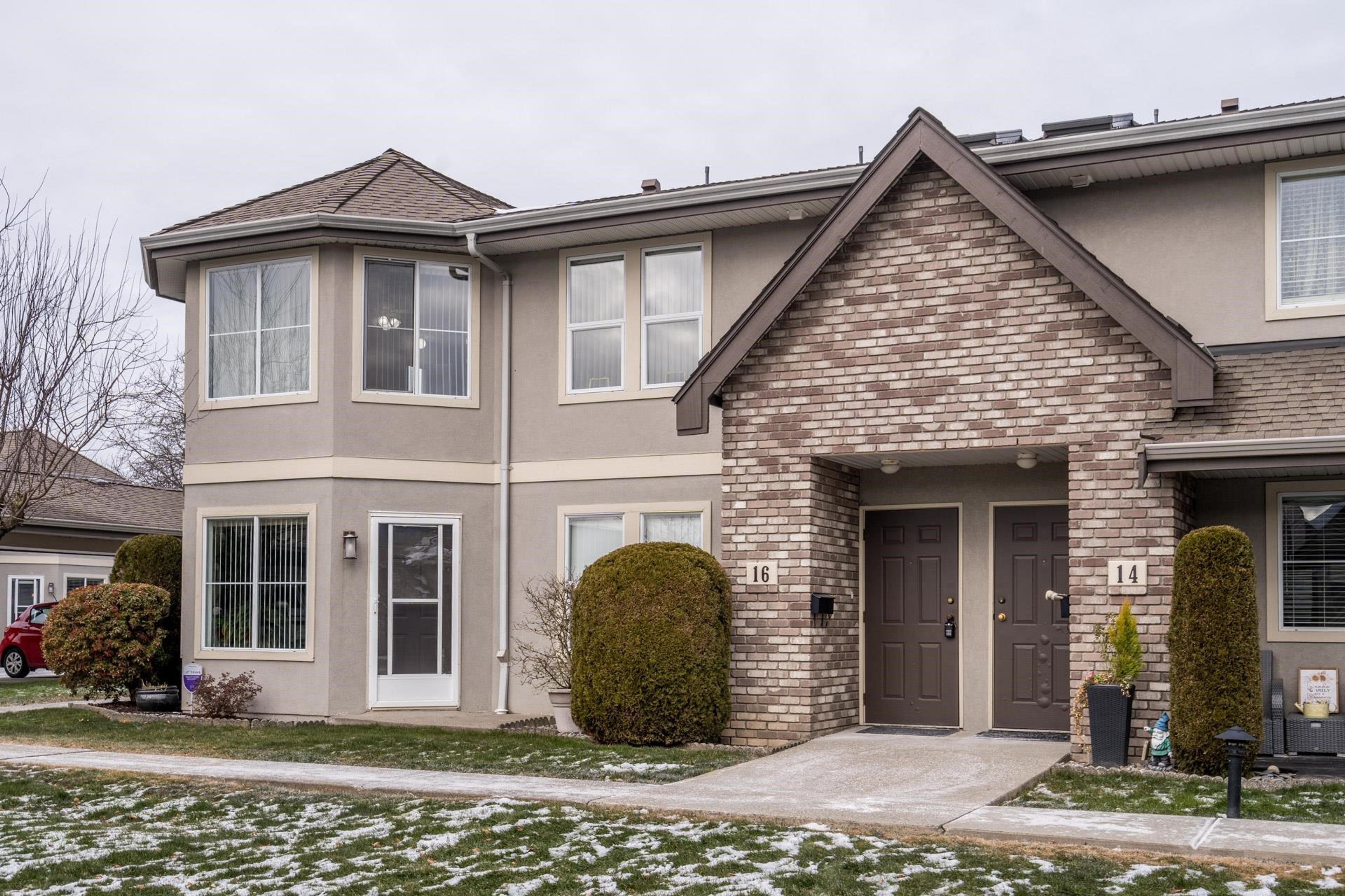 8533 Broadway Street, Chilliwack - Exteriors - Photo 2