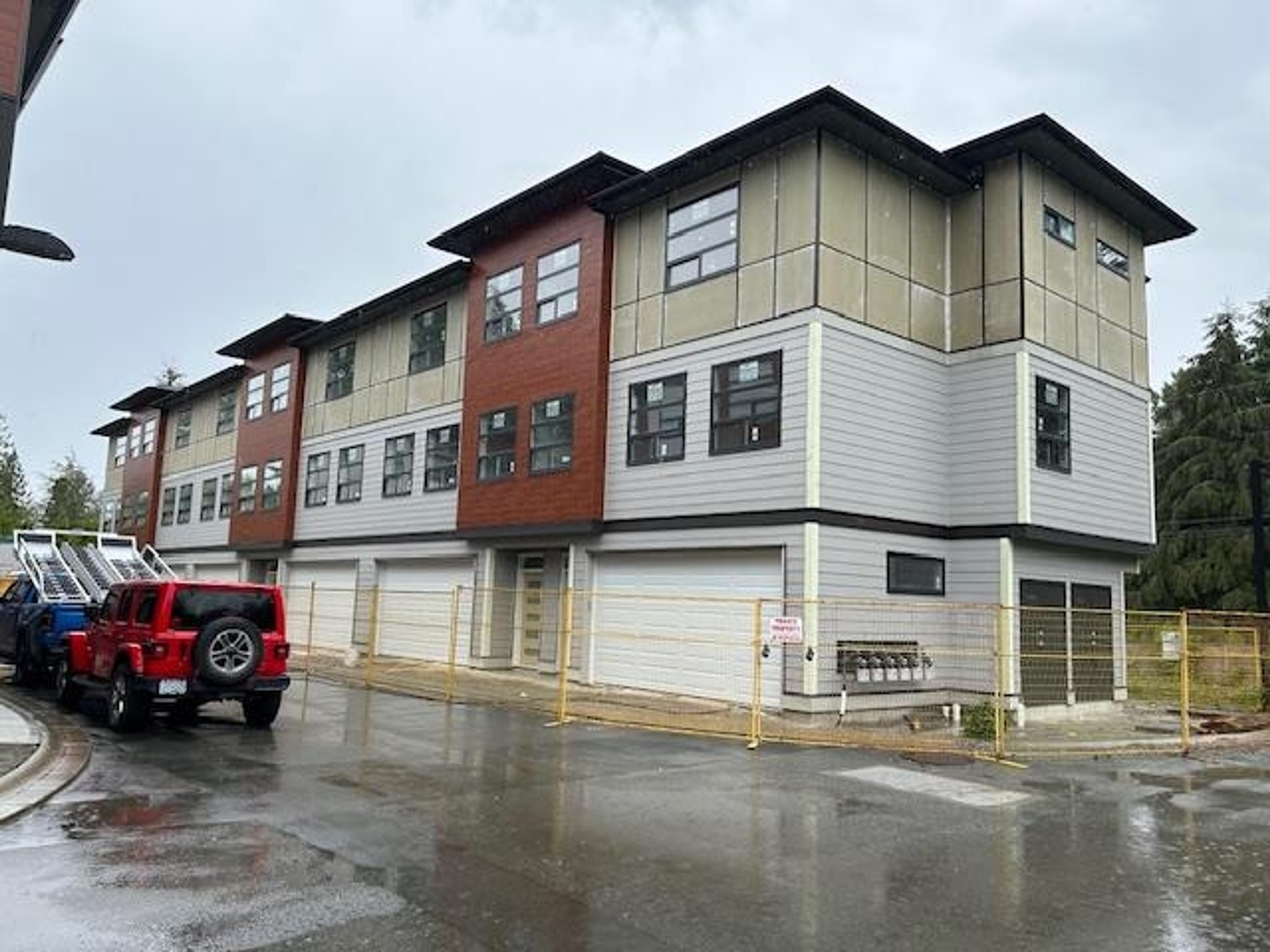 32970 Tunbridge Avenue, Mission - Exteriors - Full Complex View - Photo 2