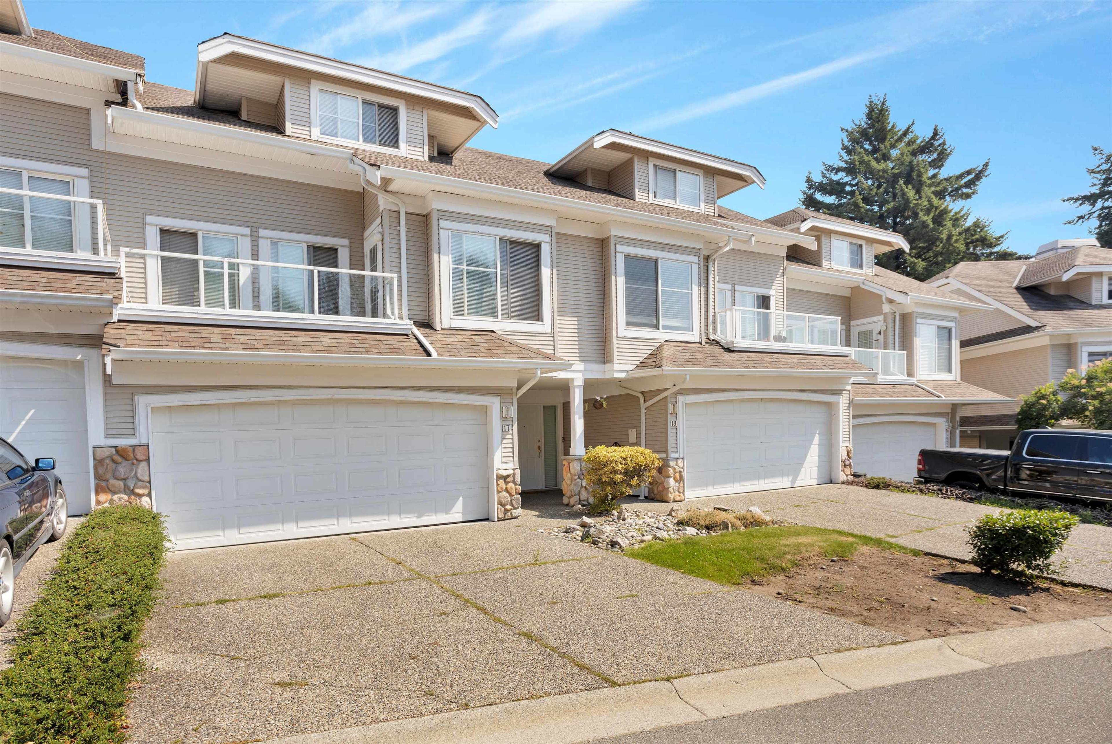 31501 Upper Maclure Road, Abbotsford - Exteriors - Full Complex View - Photo 2