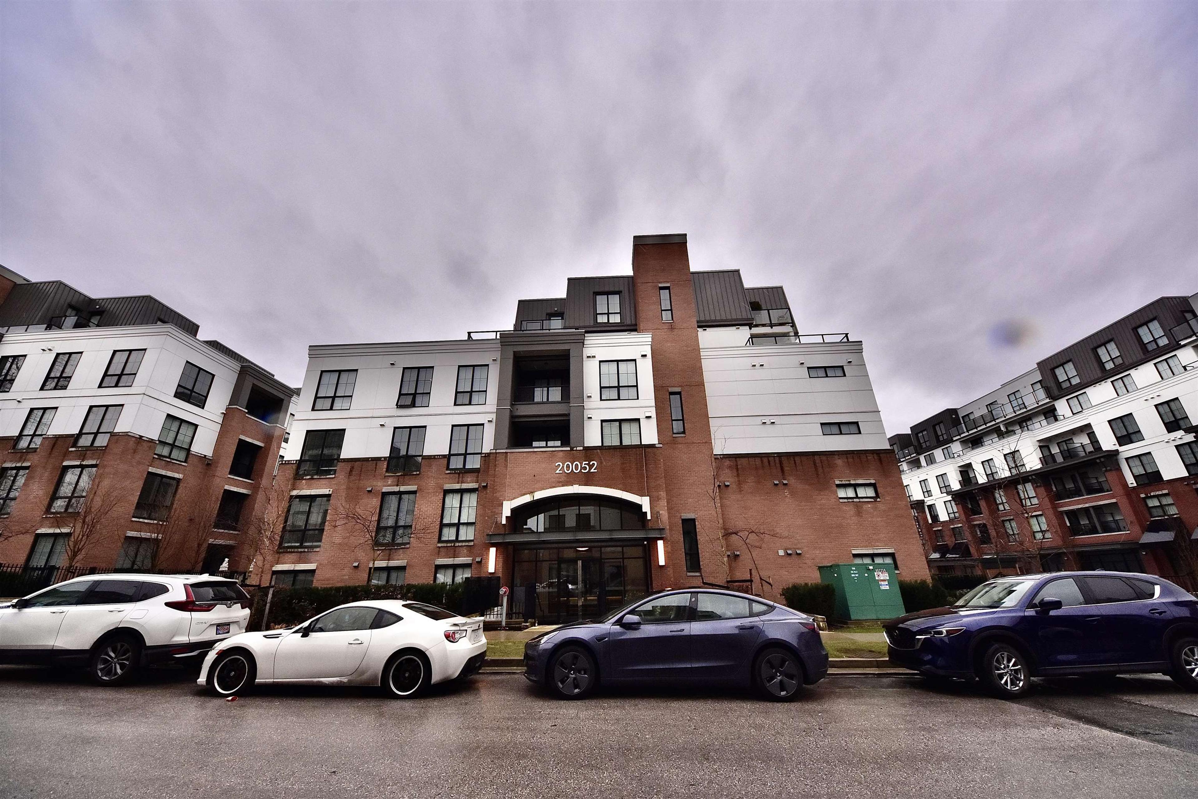 20052 83a Avenue, Langley - Exteriors - Full Complex View - Photo 3