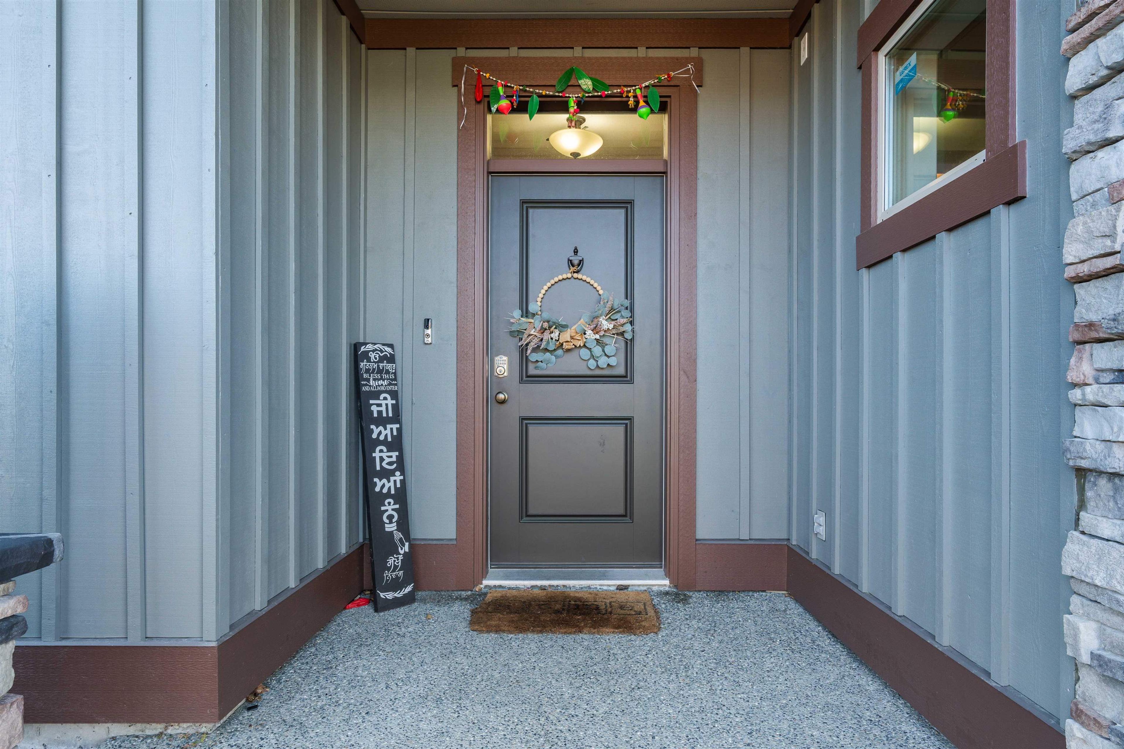 43540 Alameda Drive, Chilliwack - Exteriors - Photo 4