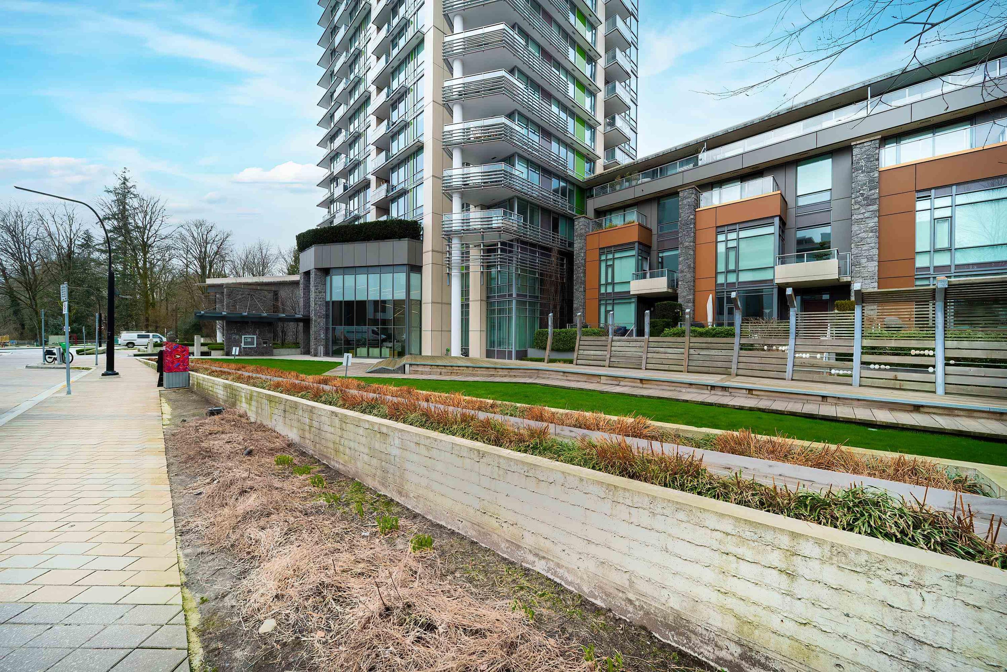 680 Seylynn Crescent, North Vancouver - Exteriors - Full Complex View - Photo 1