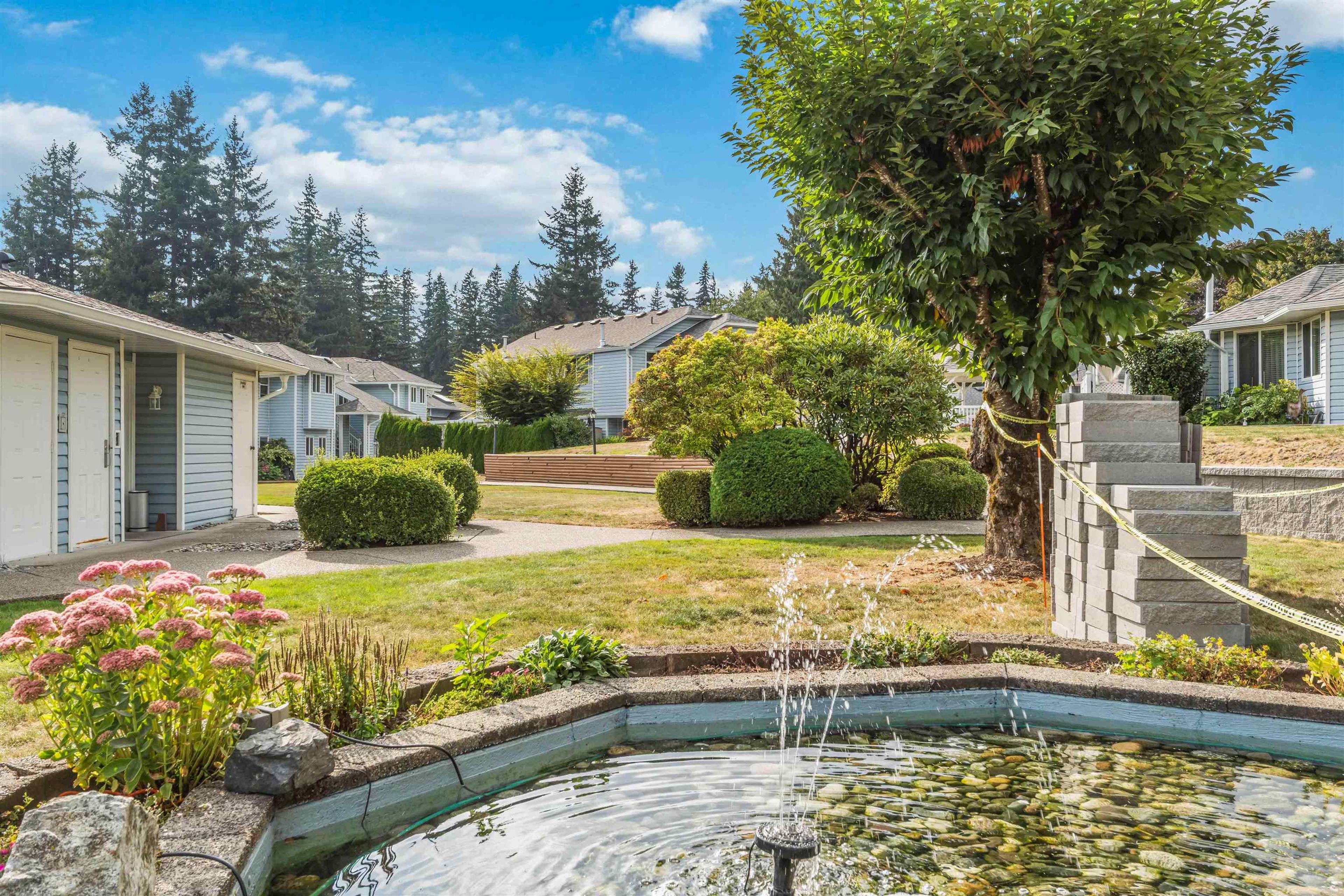 3292 Vernon Terrace, Abbotsford - Exteriors - Full Complex View - Photo 4