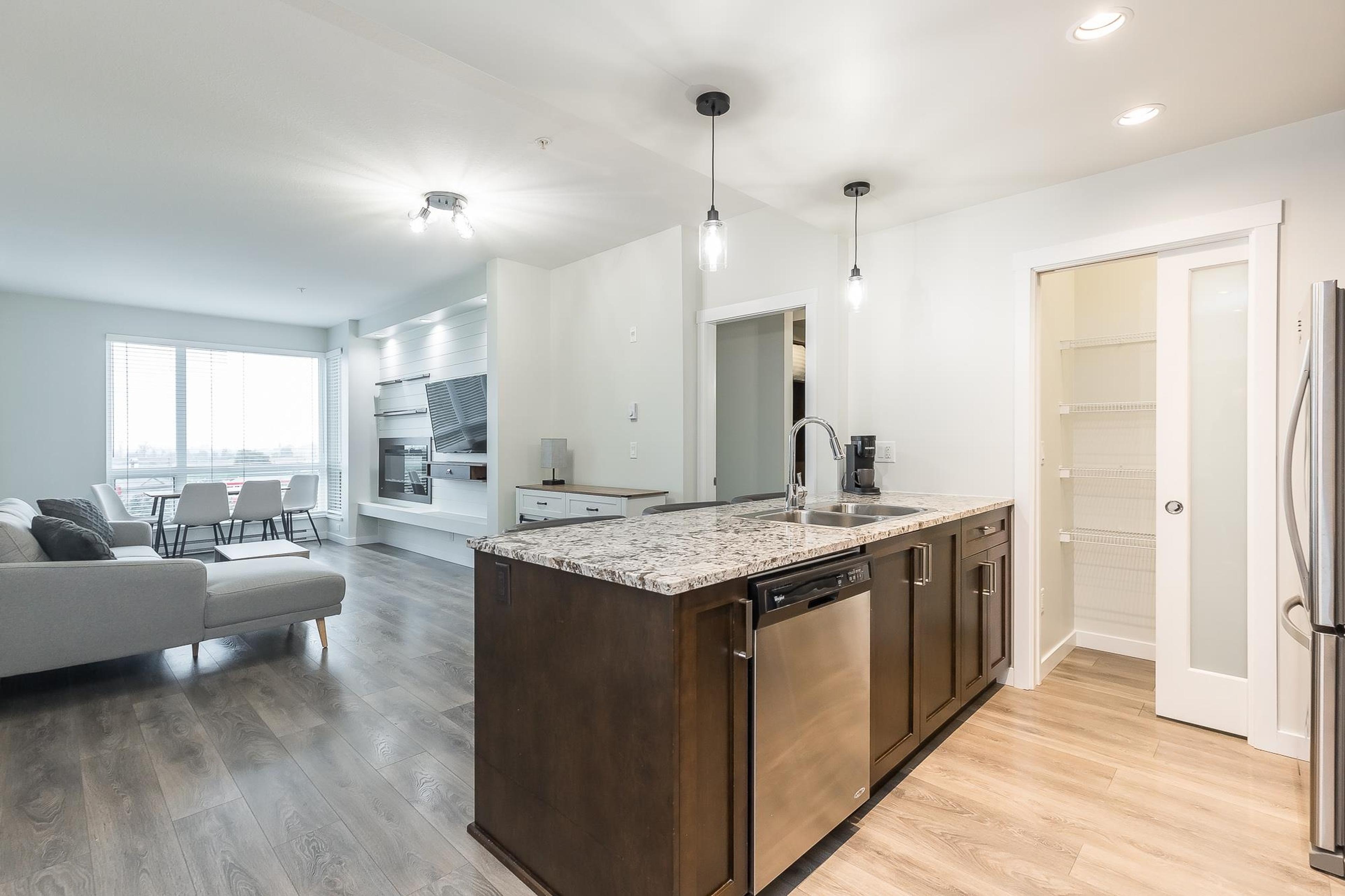 2242 Whatcom Road, Abbotsford - Exteriors - Photo 1