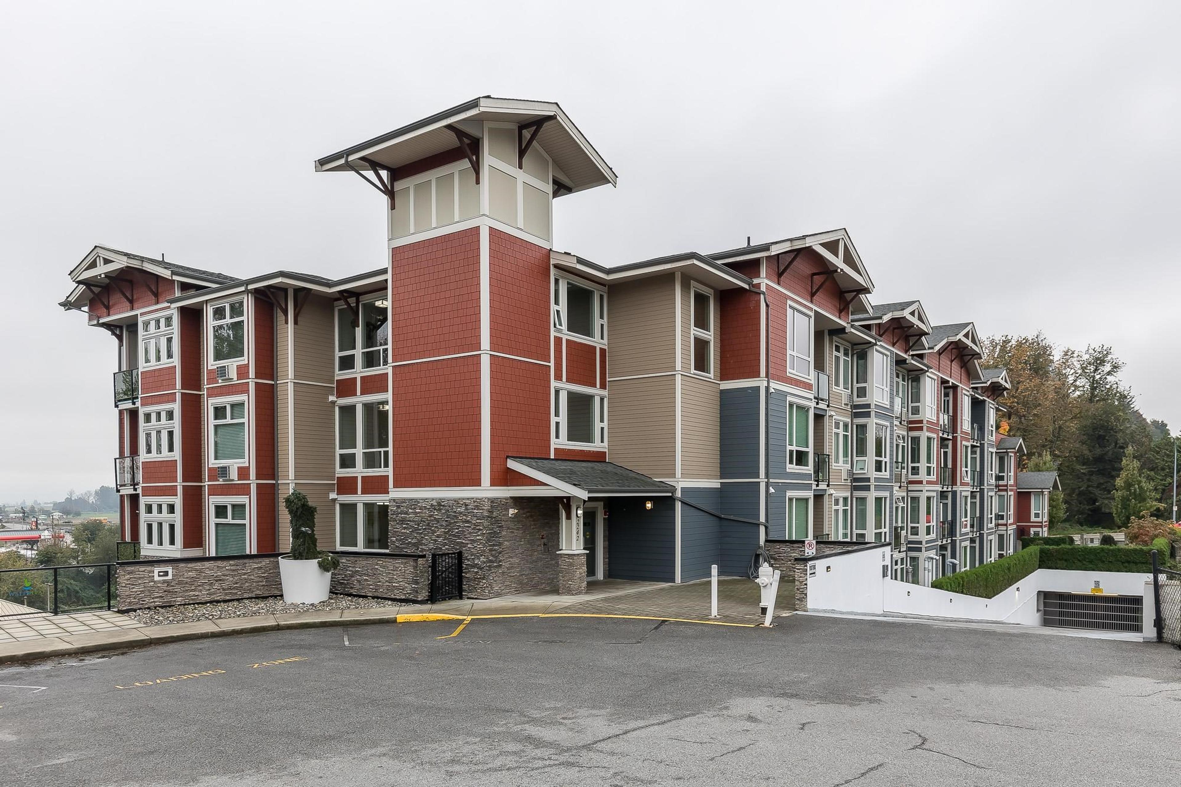 2242 Whatcom Road, Abbotsford - Exteriors - Full Complex View - Photo 2