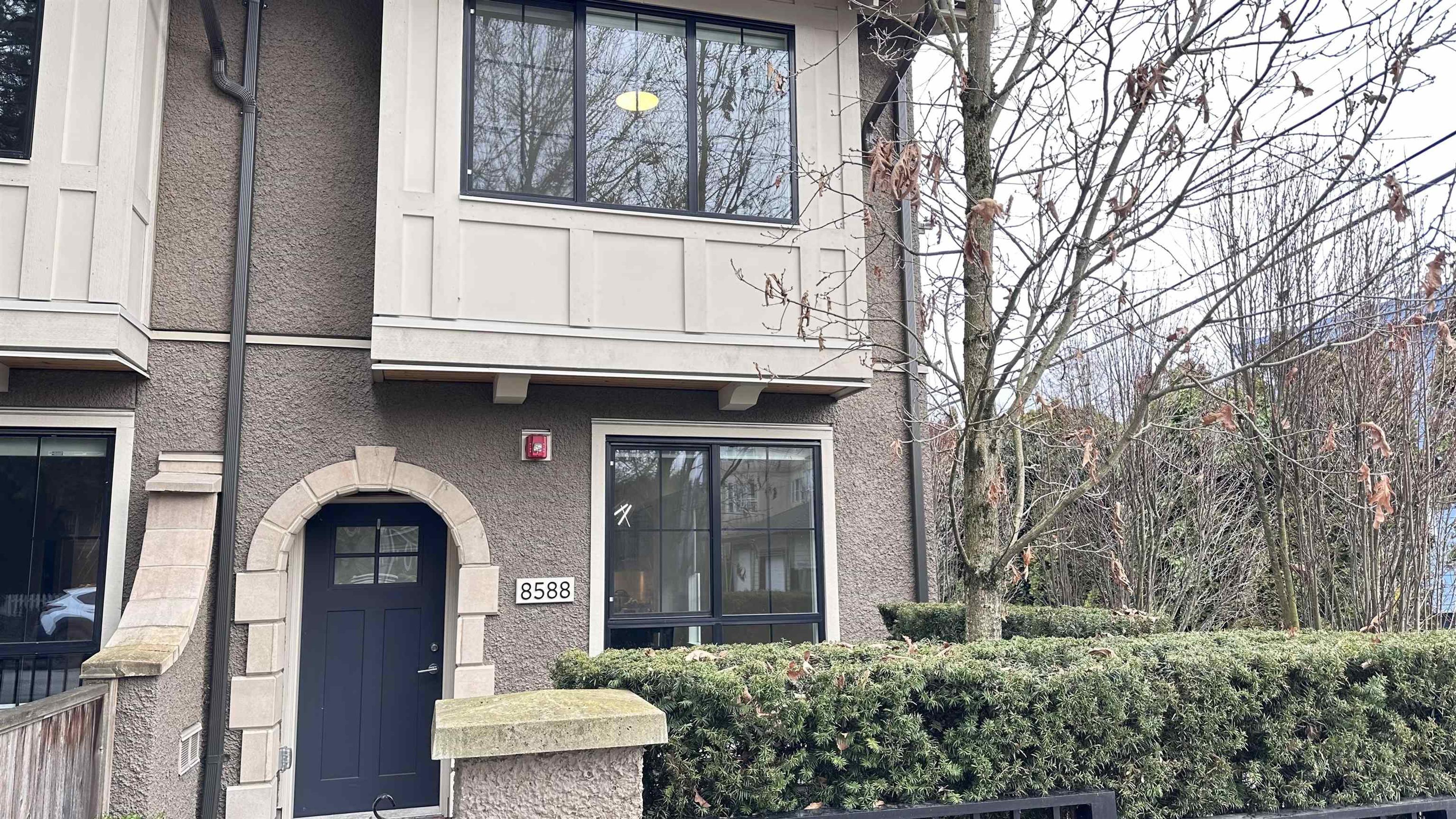 8588 Osler Street, Vancouver - Exteriors - Photo 3