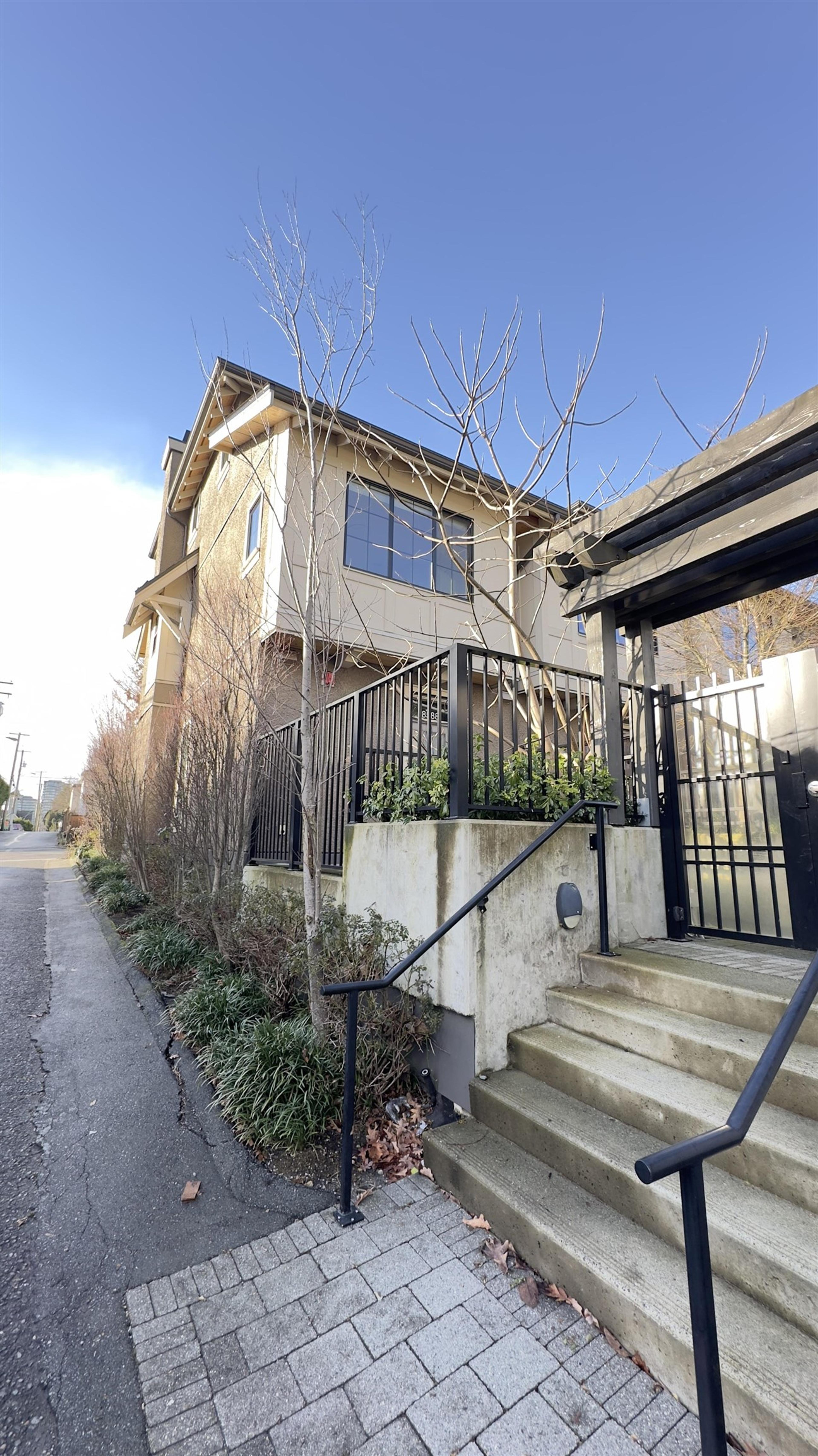 8588 Osler Street, Vancouver - Exteriors - Photo 4