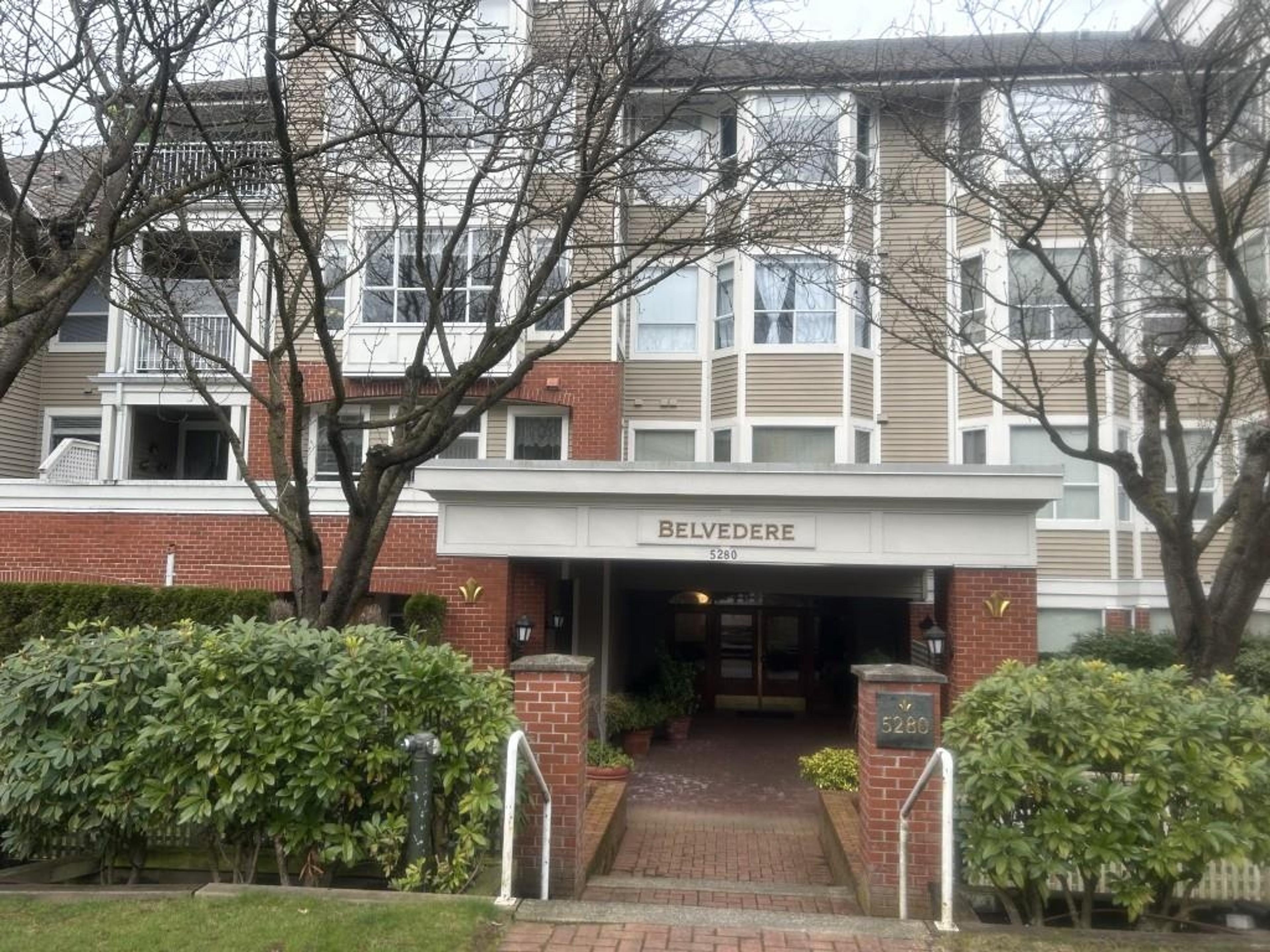 5270 Oakmount Crescent, Burnaby - Exteriors - Photo 1