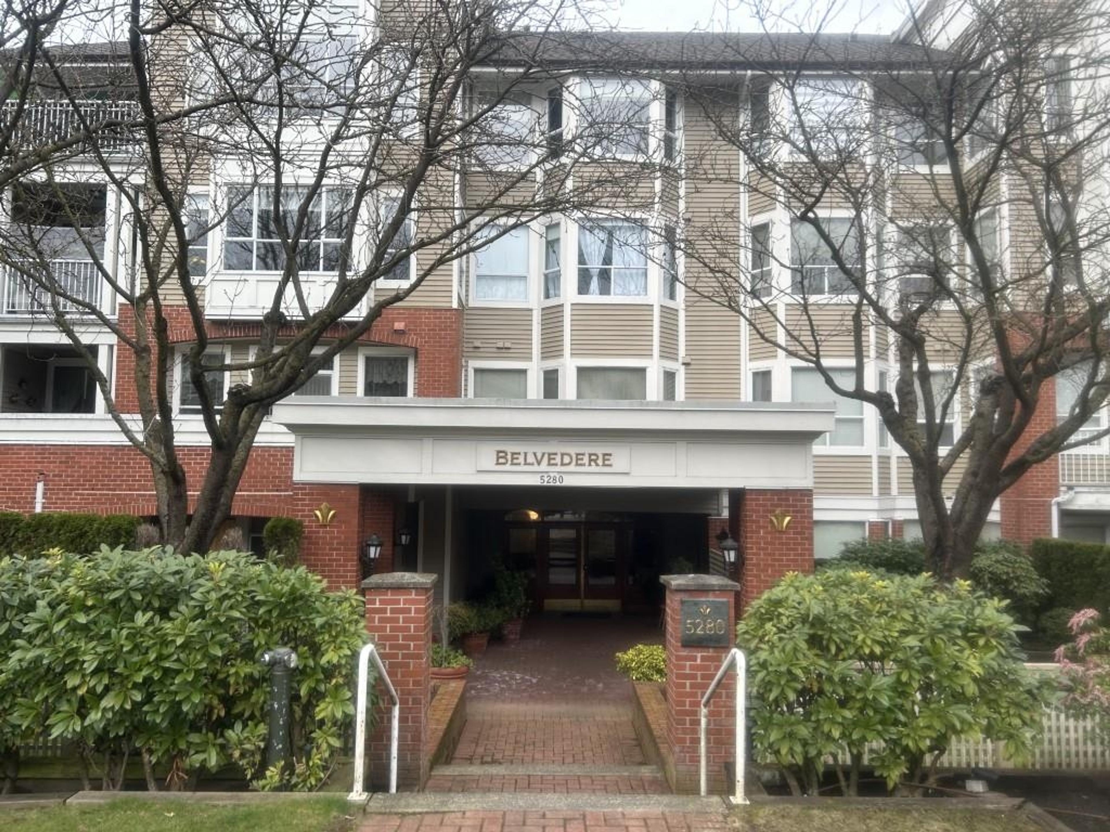 5270 Oakmount Crescent, Burnaby - Exteriors - Photo 2