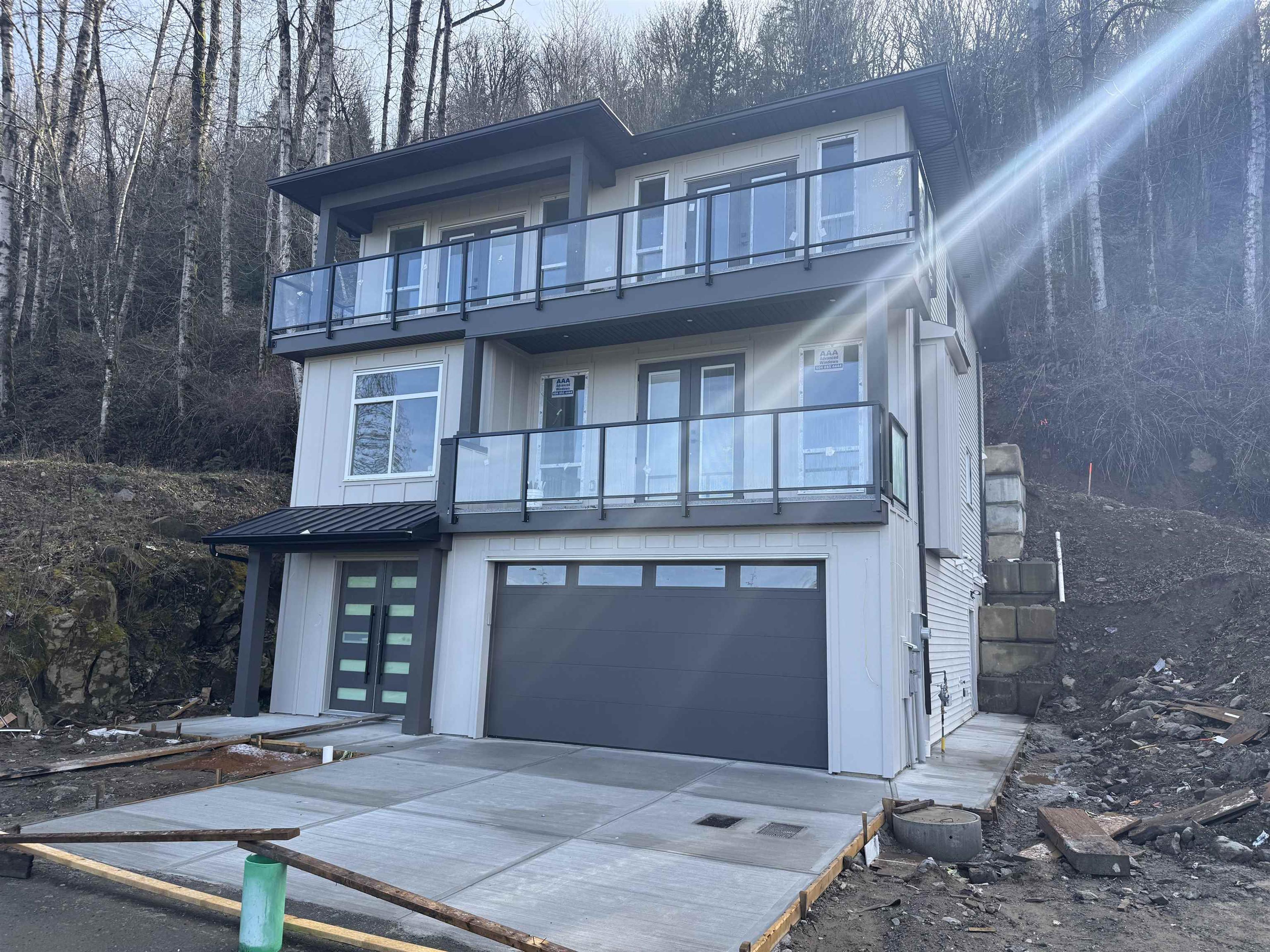 8016 Annis Road, Chilliwack - Exteriors - Photo 3