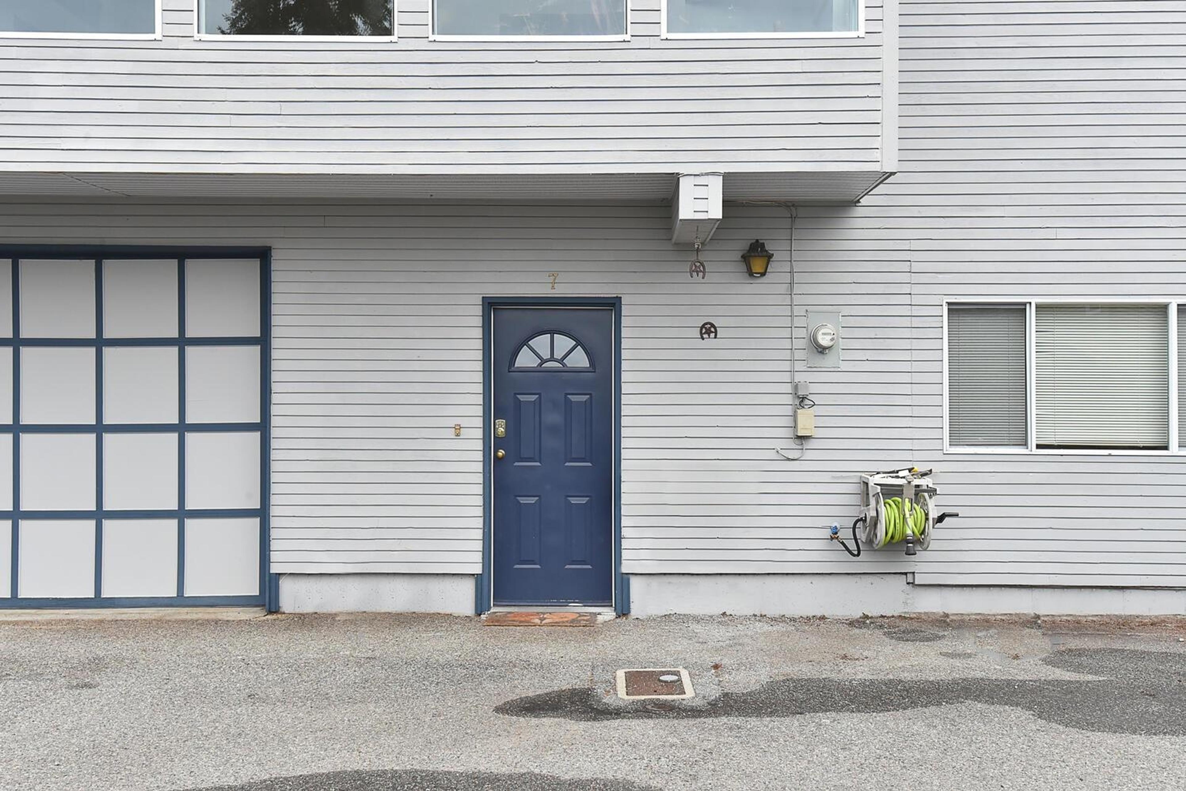 5471 Secret Cove Road, Halfmoon Bay - Exteriors - Photo 1