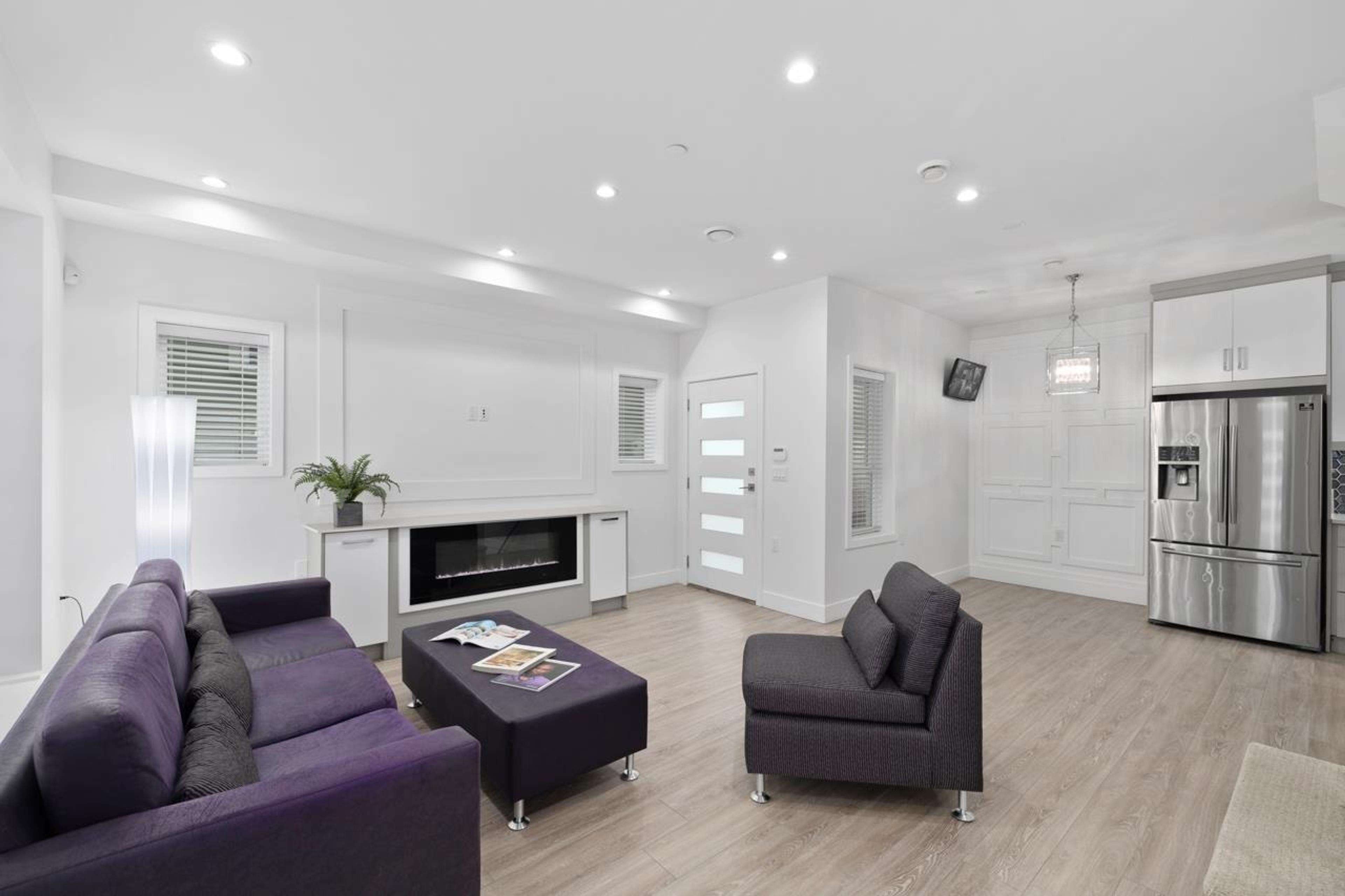 3133 Glen Drive, Vancouver - Exteriors - Photo 2