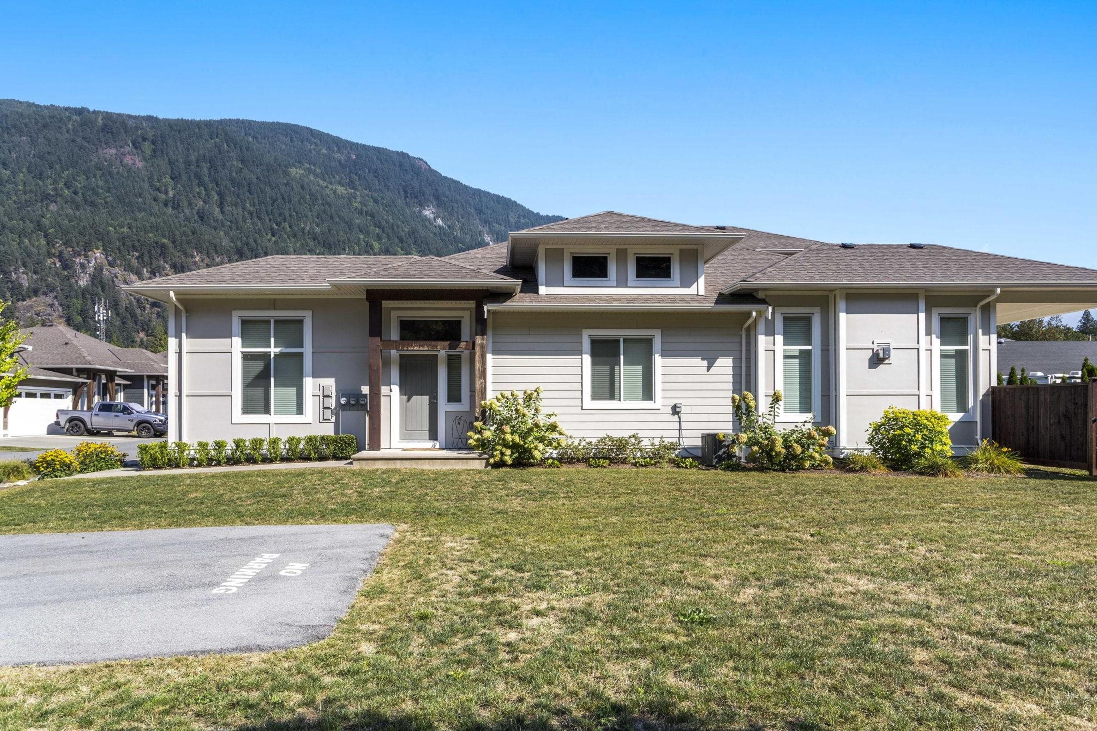 #33 628 MCCOMBS DRIVE - Image 2