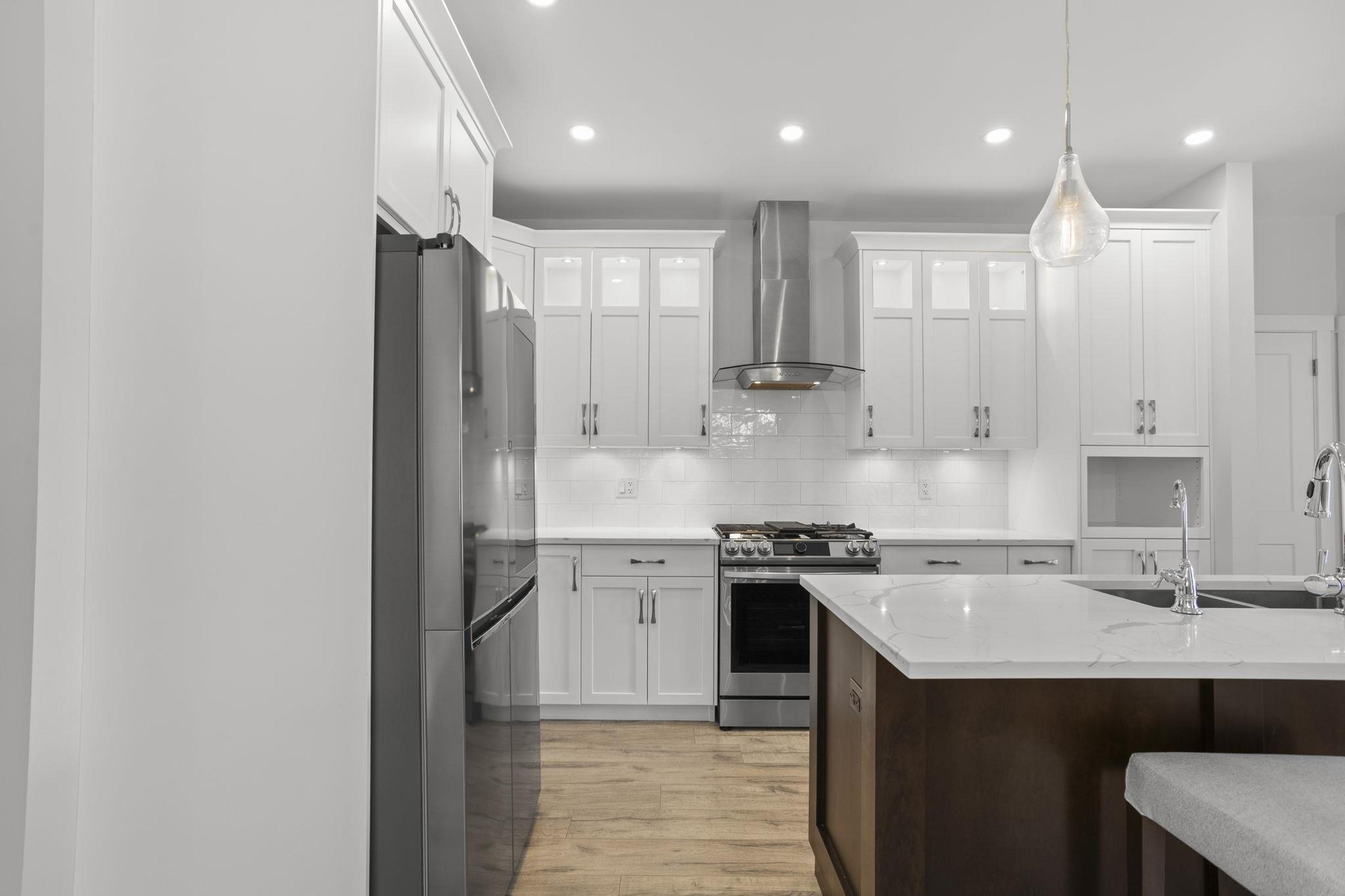 #33 628 MCCOMBS DRIVE - Image 6