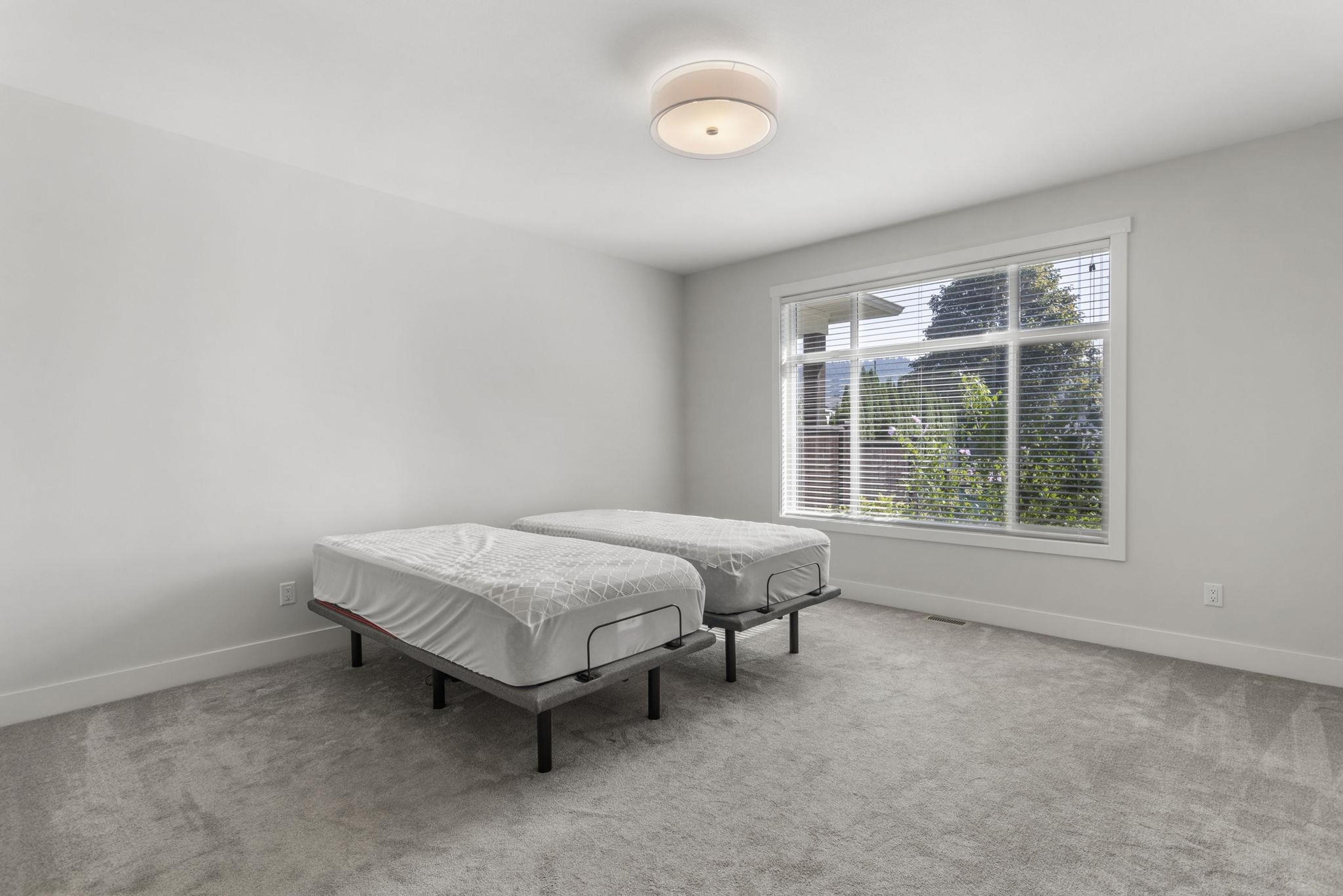 #33 628 MCCOMBS DRIVE - Image 17