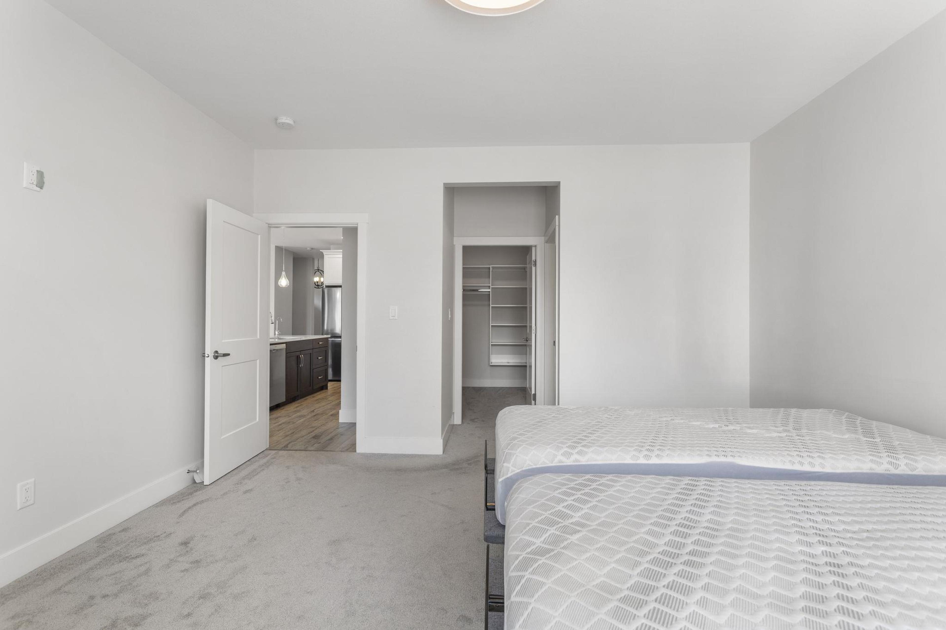 #33 628 MCCOMBS DRIVE - Image 16