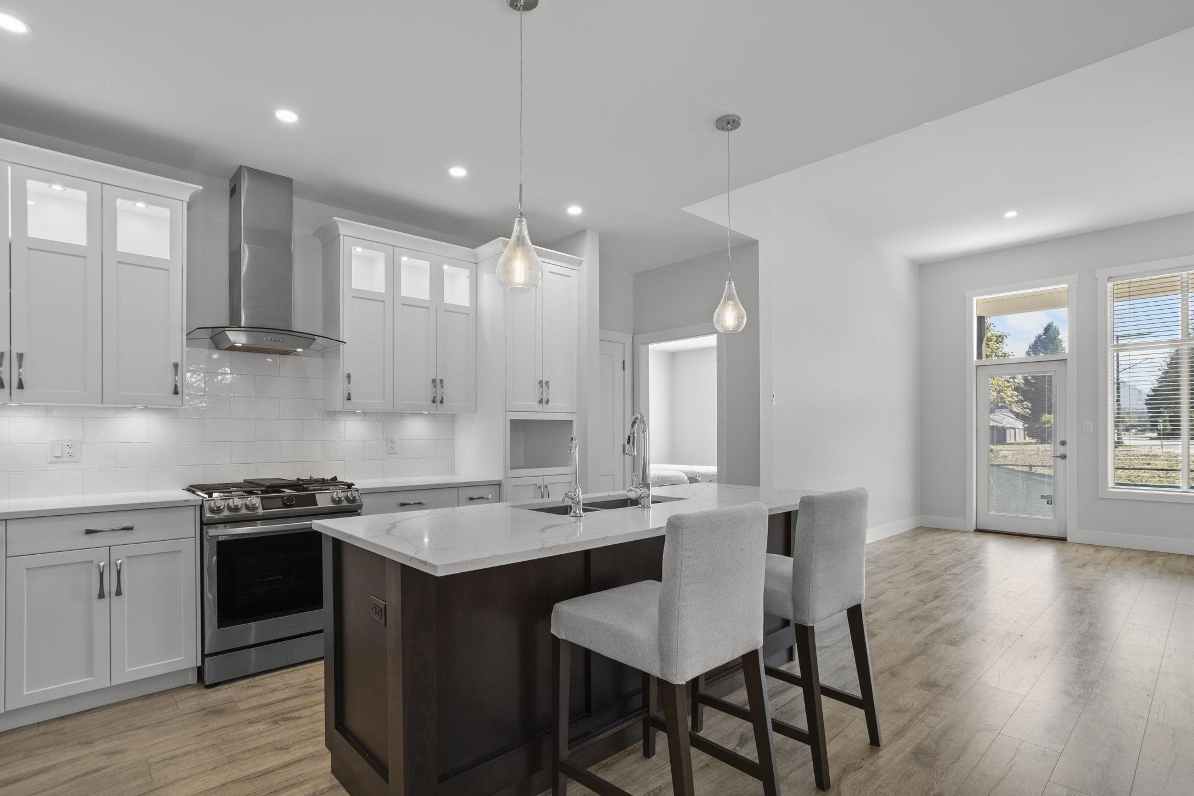 #33 628 MCCOMBS DRIVE - Image 3