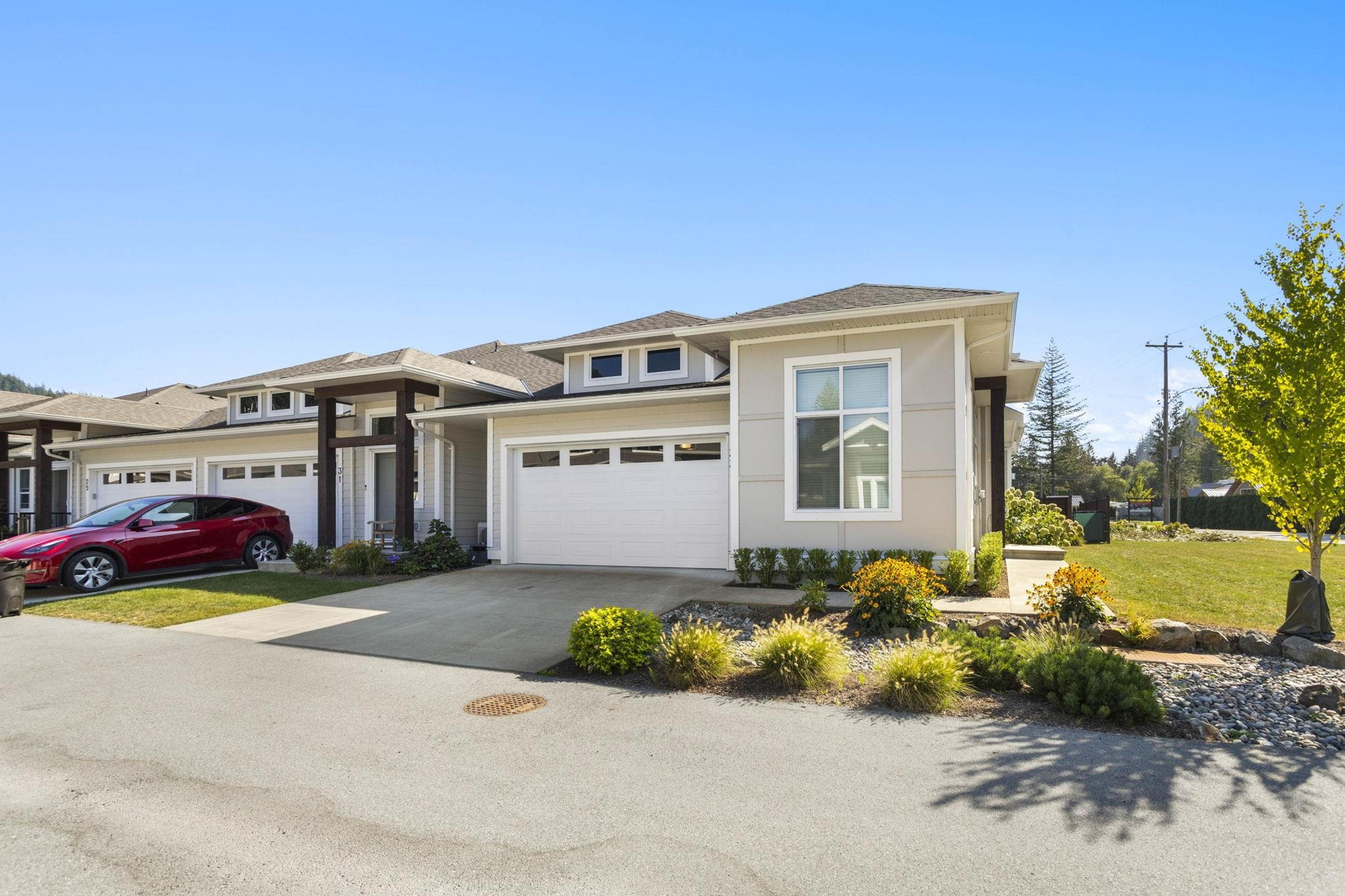 #33 628 MCCOMBS DRIVE - Image 1