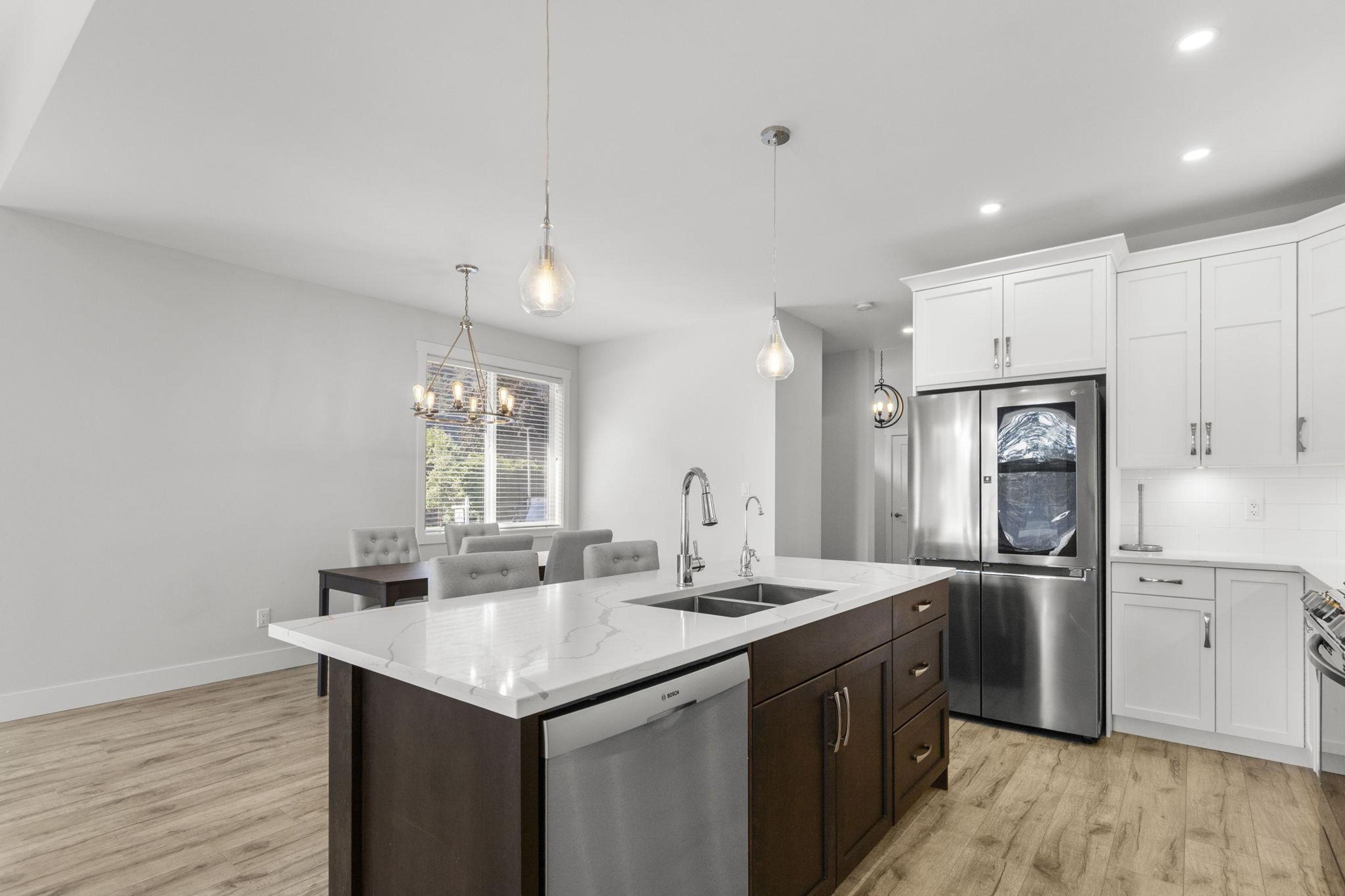 #33 628 MCCOMBS DRIVE - Image 9
