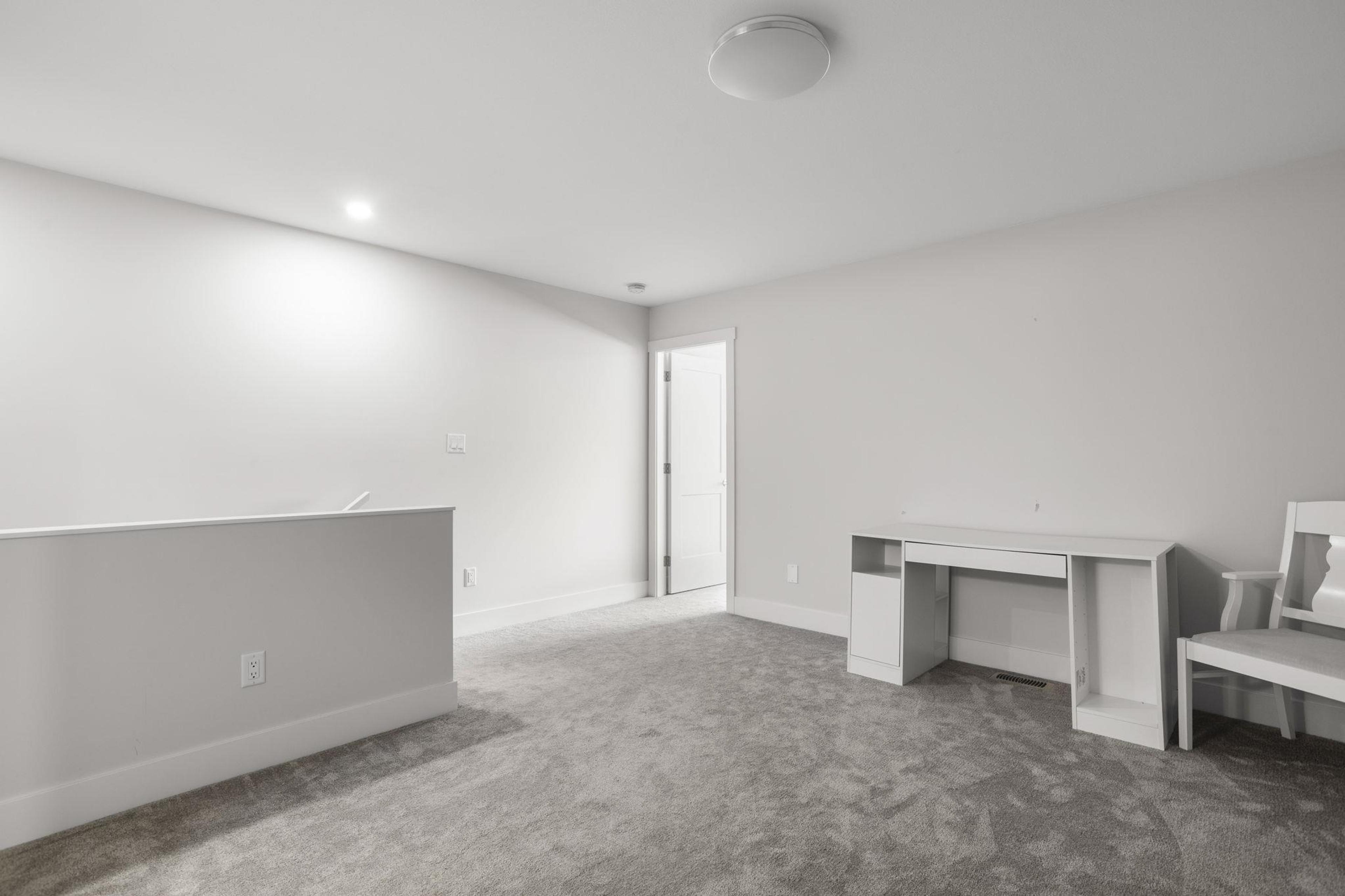 #33 628 MCCOMBS DRIVE - Image 24
