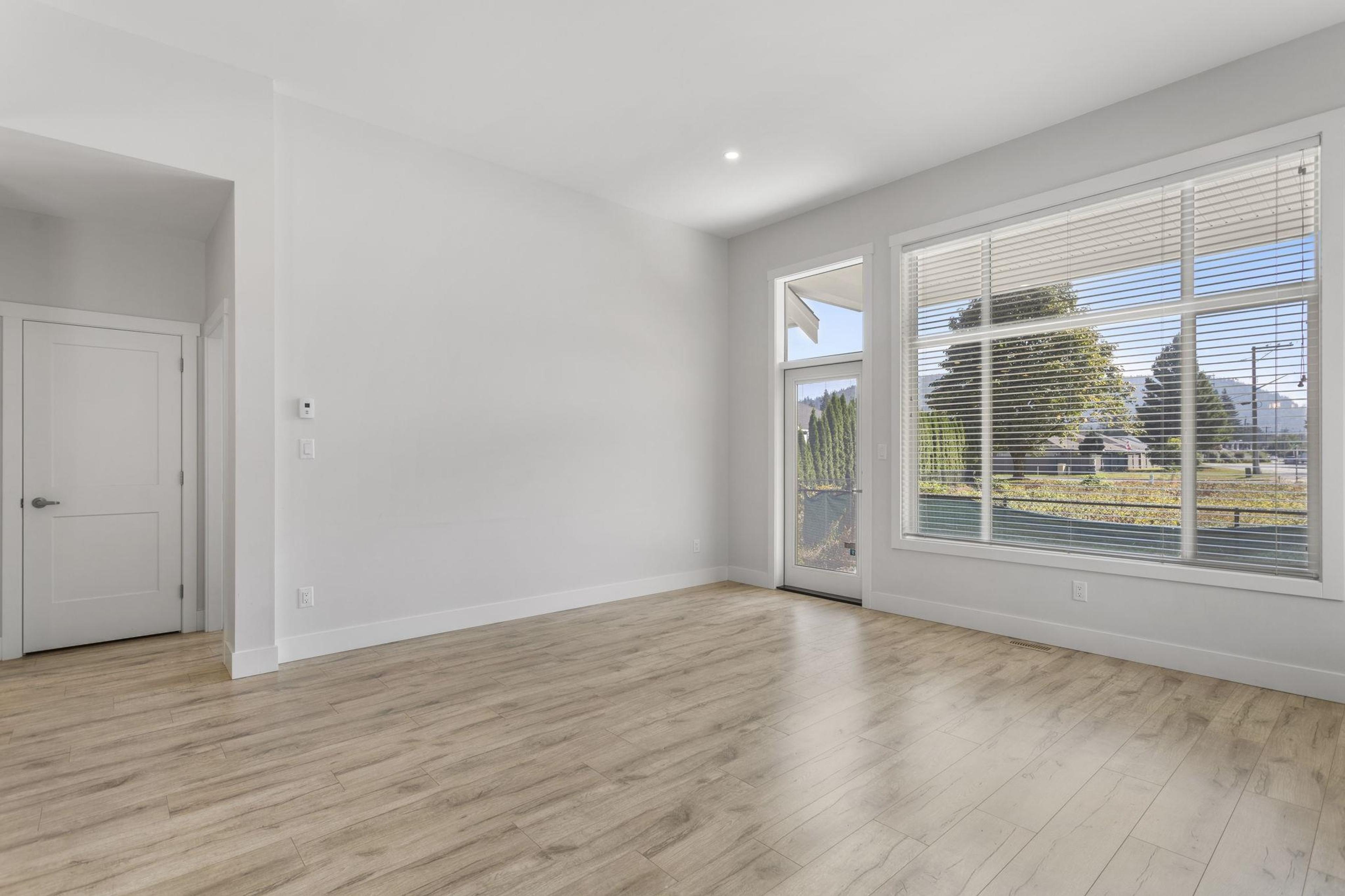 #33 628 MCCOMBS DRIVE - Image 14