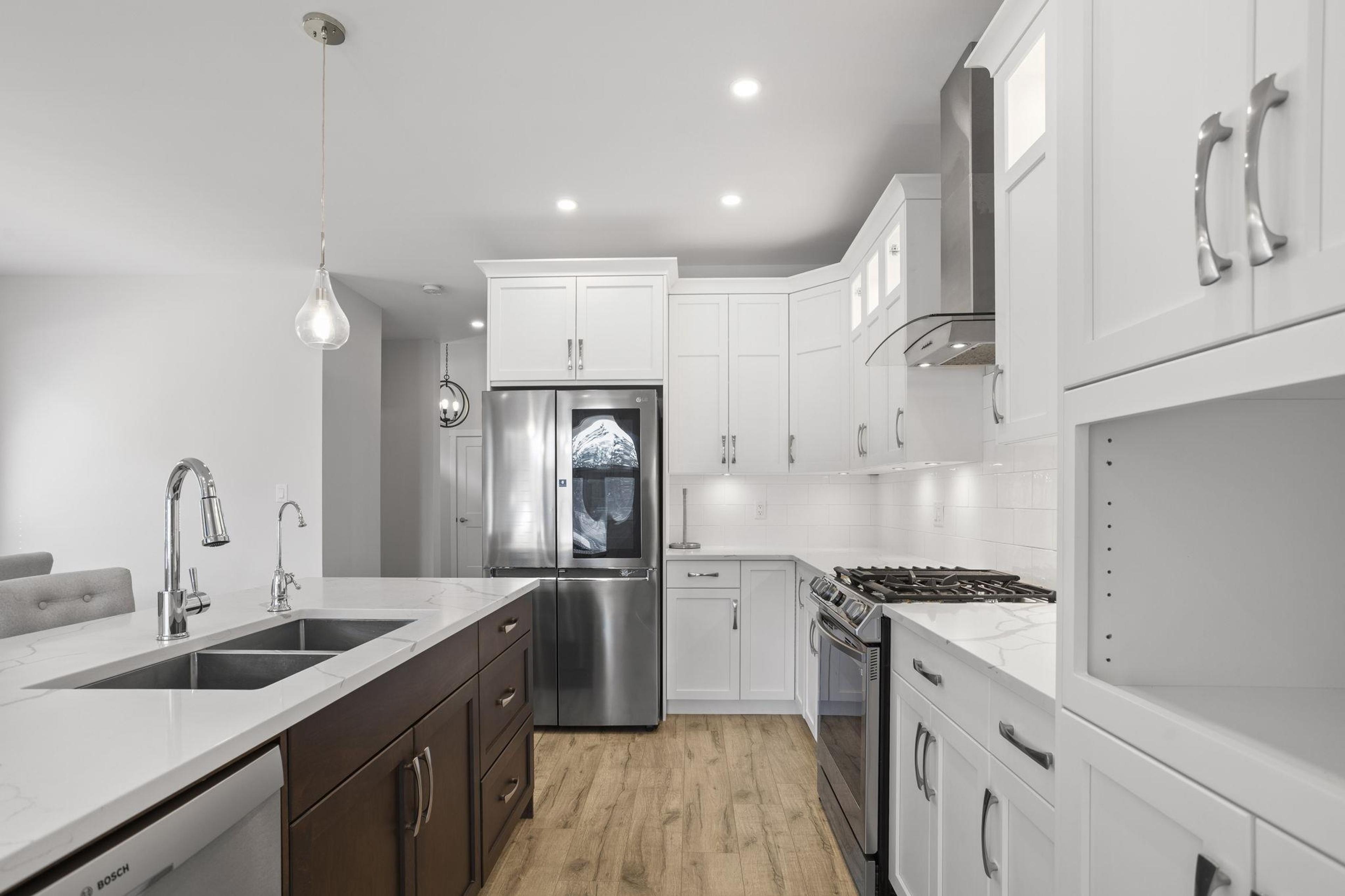 #33 628 MCCOMBS DRIVE - Image 8